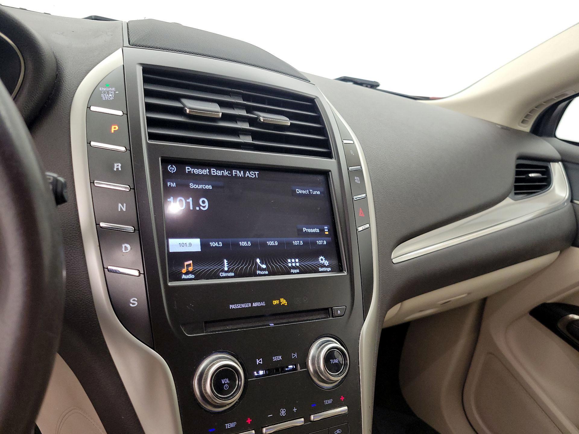 Thumbnail: 2019 Lincoln MKC - 15