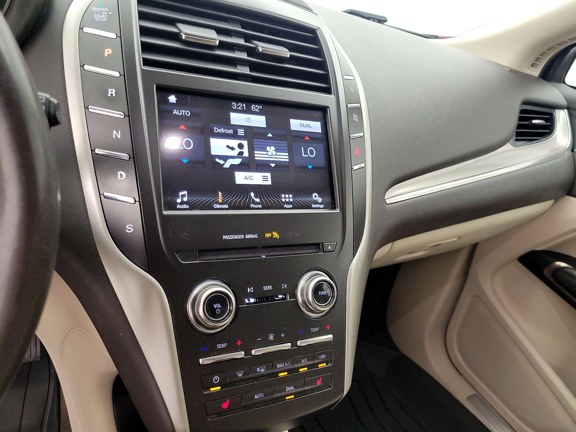Thumbnail: 2019 Lincoln MKC - 16
