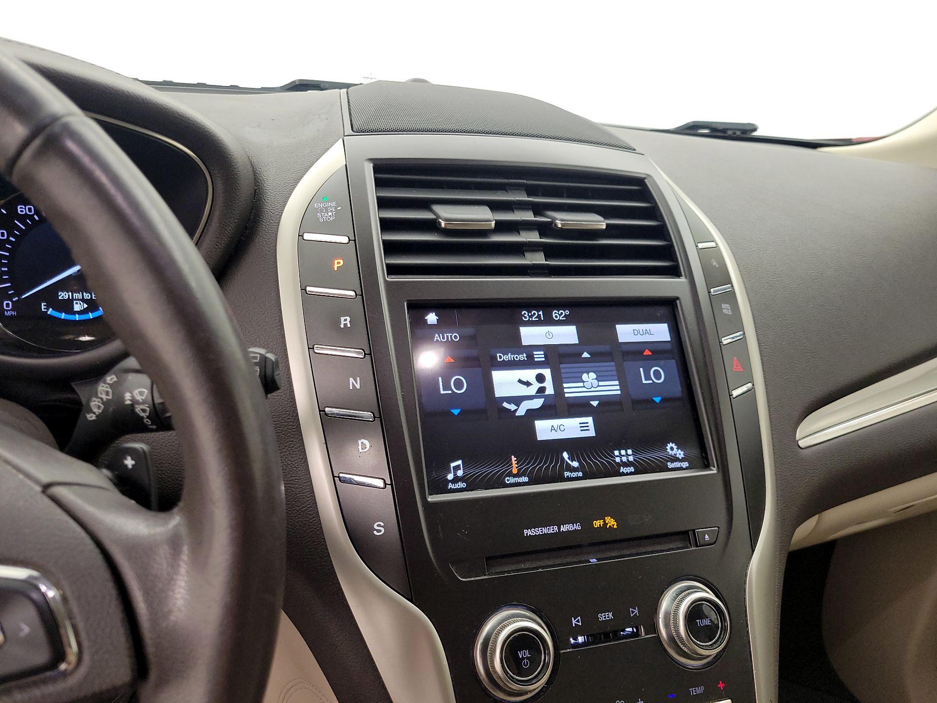 Thumbnail: 2019 Lincoln MKC - 17
