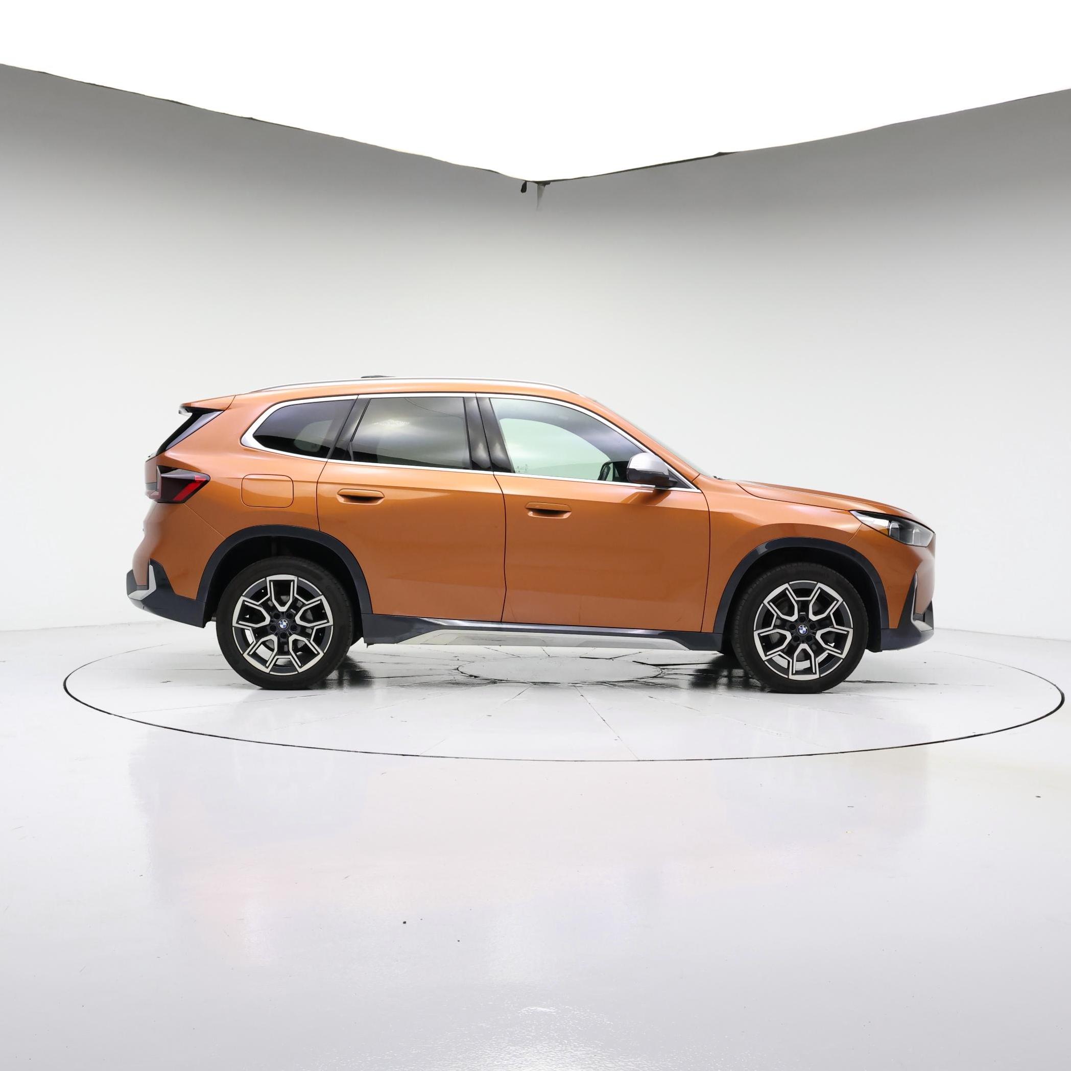 Thumbnail: 2023 BMW X1 - 3
