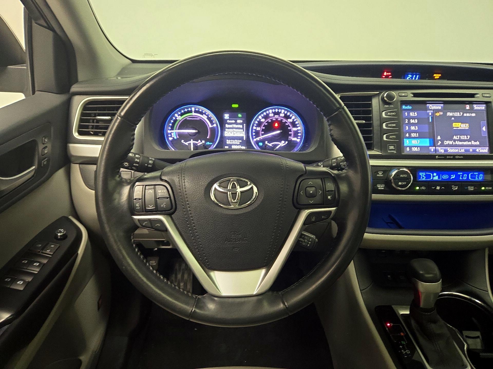 Thumbnail: 2019 Toyota Highlander - 10