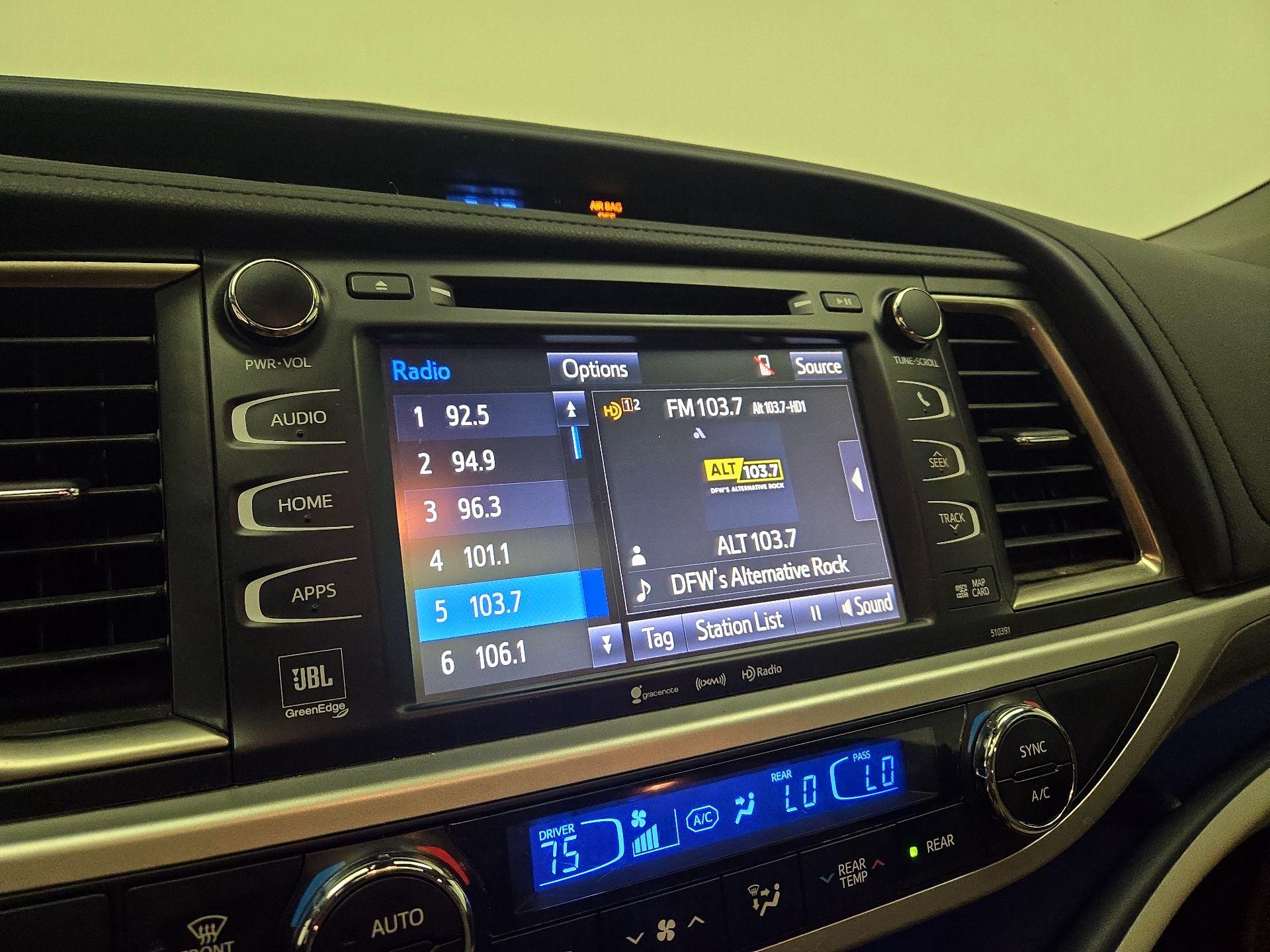 Thumbnail: 2019 Toyota Highlander - 15