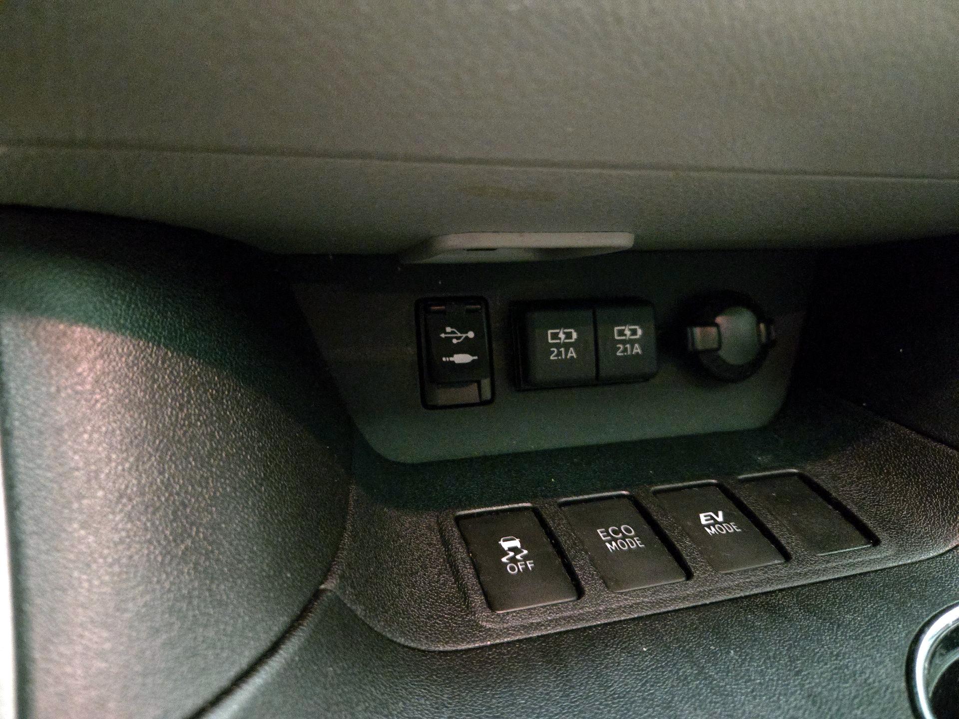 Thumbnail: 2019 Toyota Highlander - 18