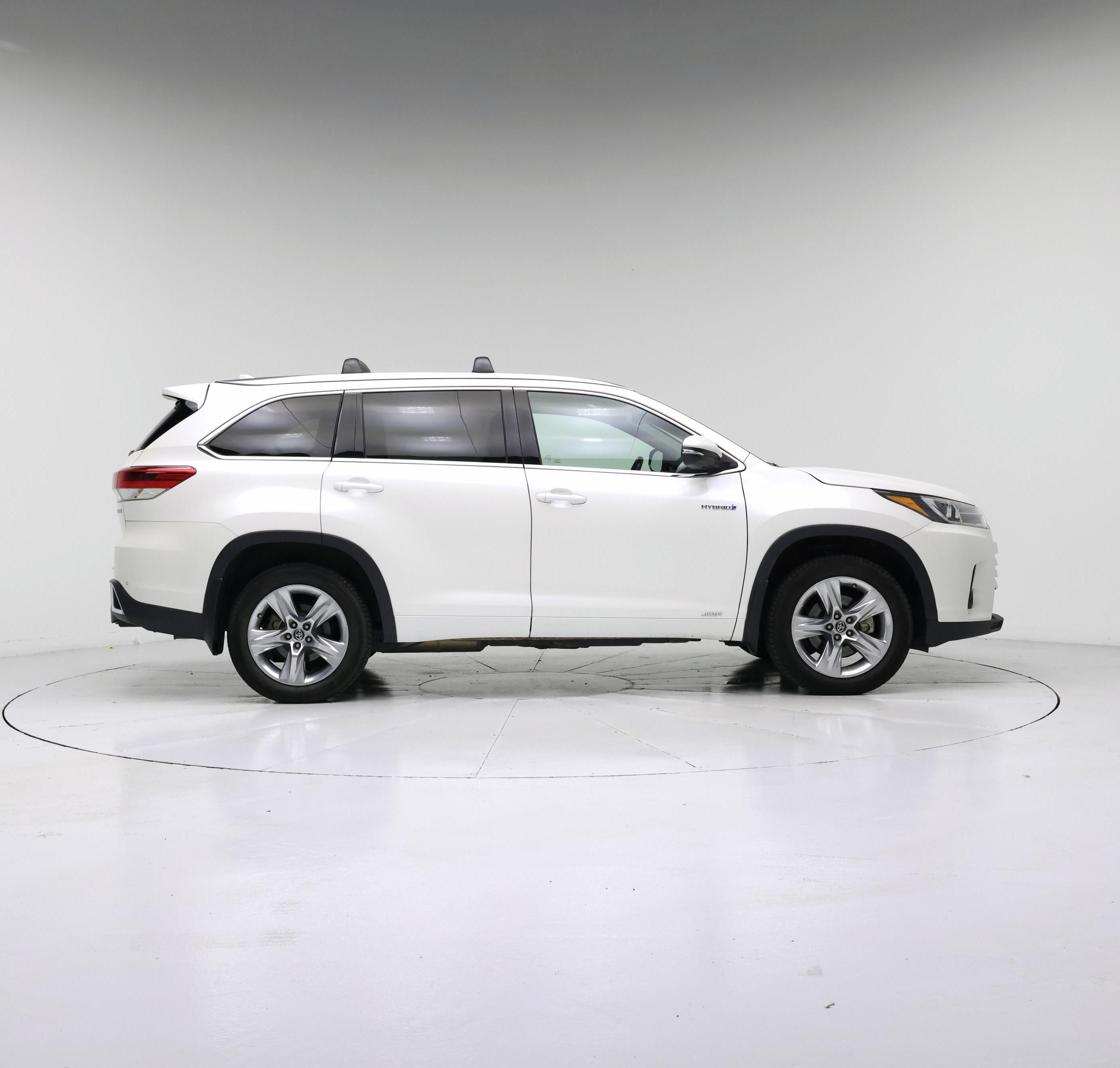 Thumbnail: 2019 Toyota Highlander - 7