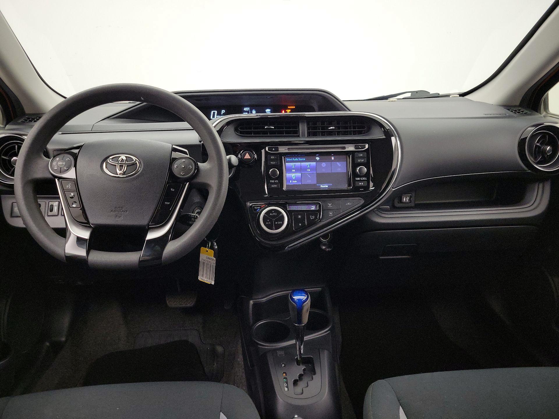 Thumbnail: 2018 Toyota Prius c - 9