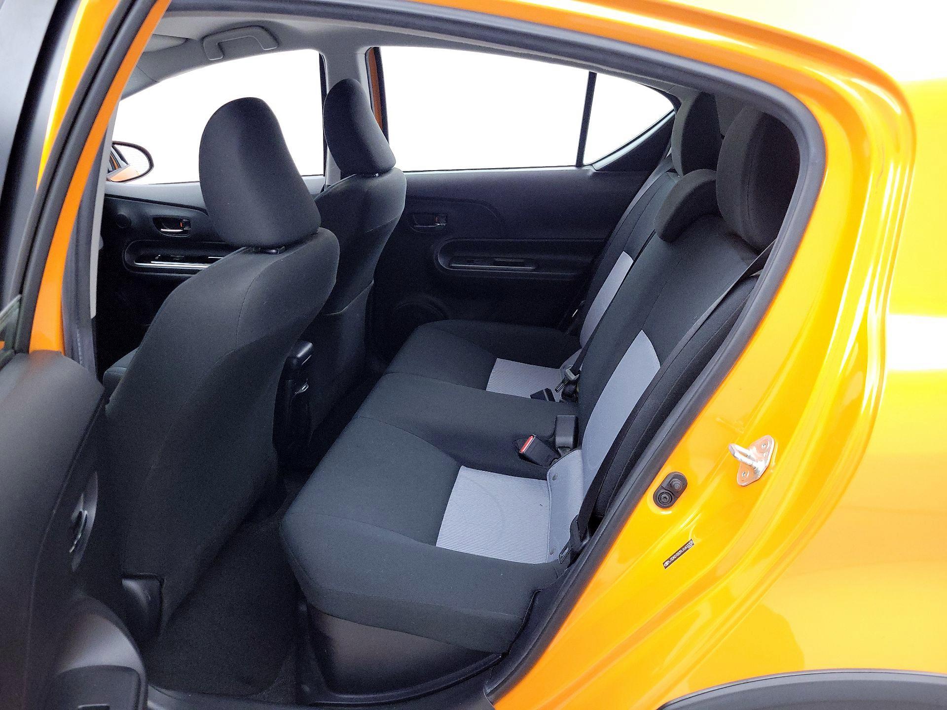 Thumbnail: 2018 Toyota Prius c - 19