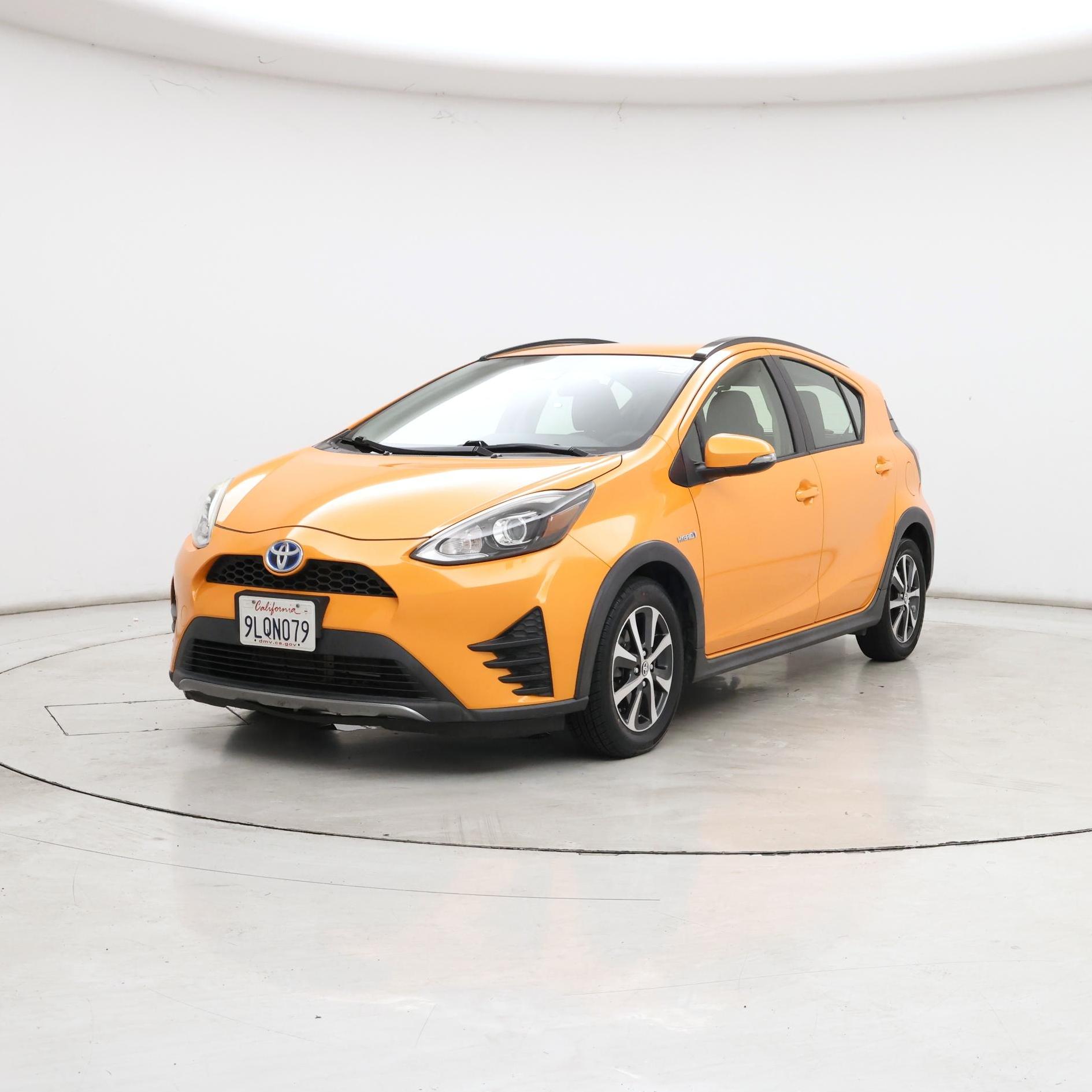 Thumbnail: 2018 Toyota Prius c - 4