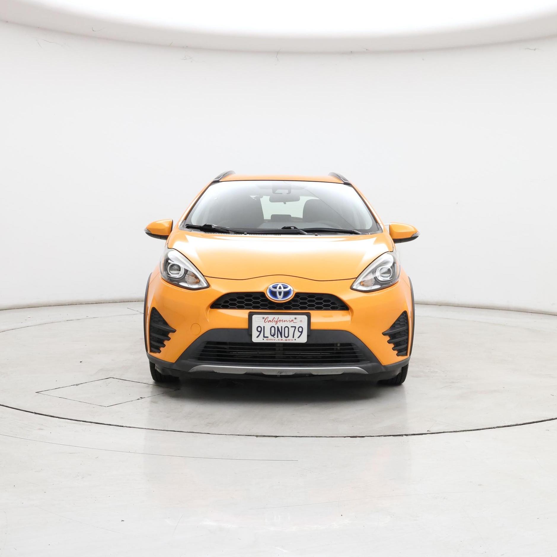 Thumbnail: 2018 Toyota Prius c - 5