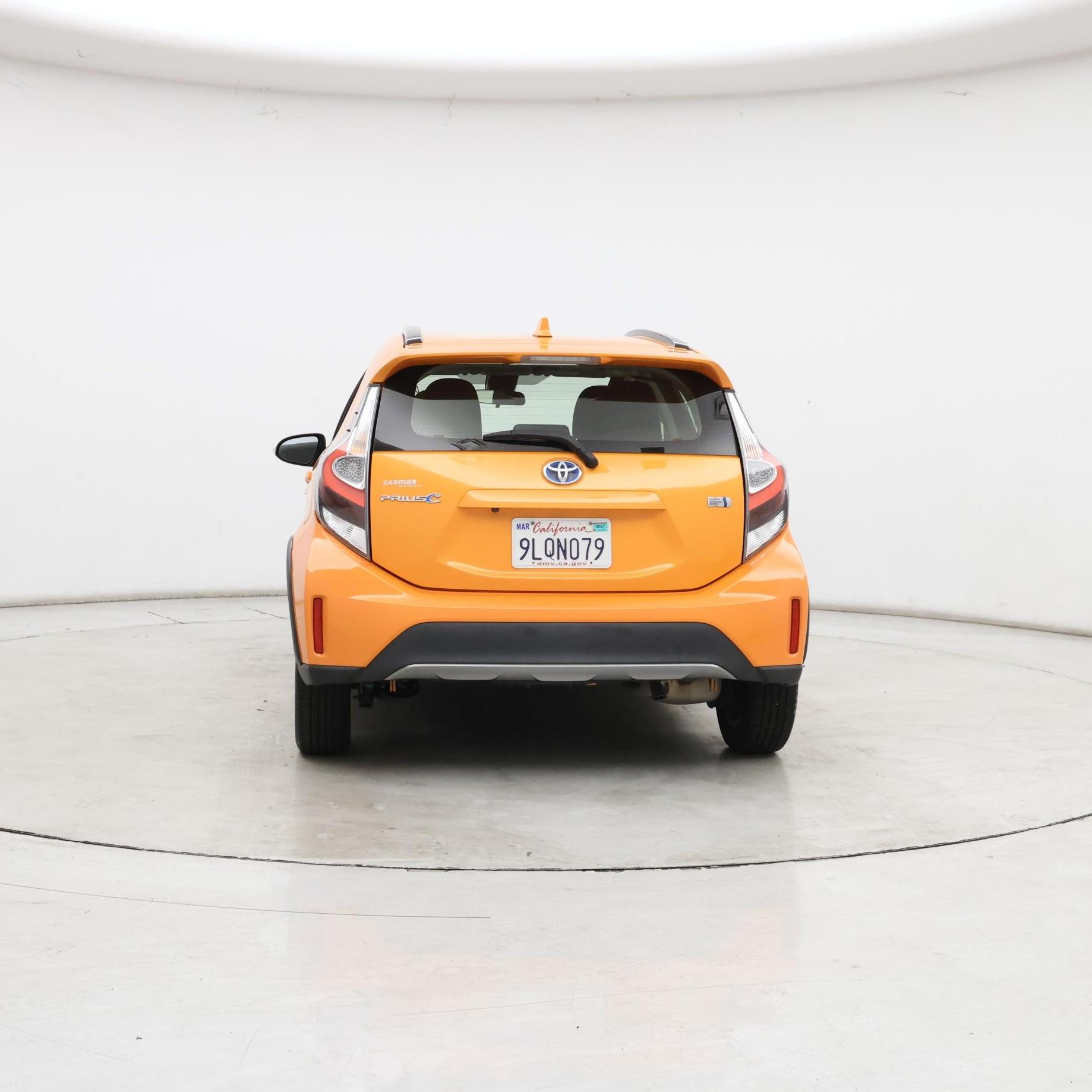 Thumbnail: 2018 Toyota Prius c - 6