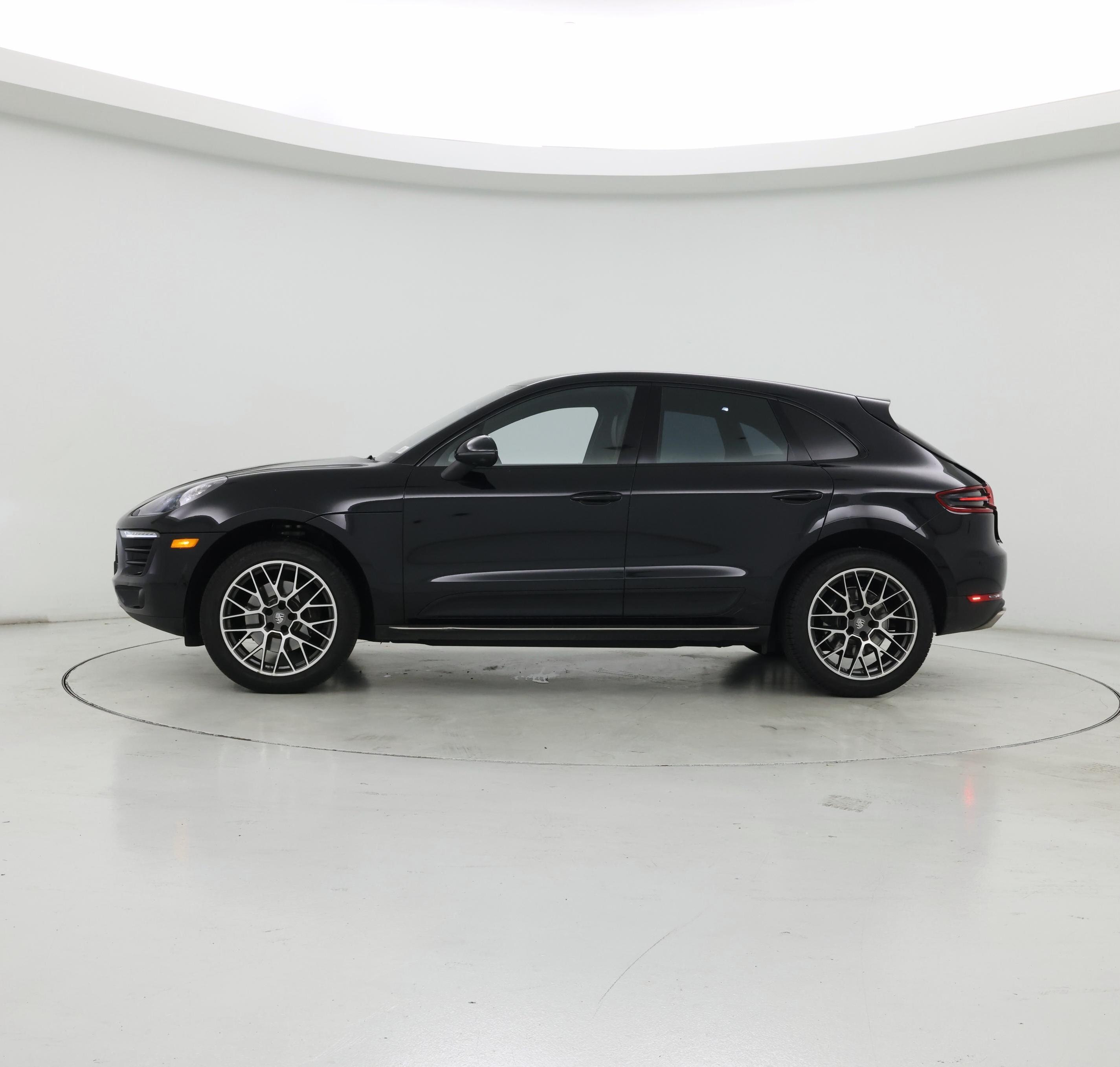 Thumbnail: 2018 Porsche Macan - 3
