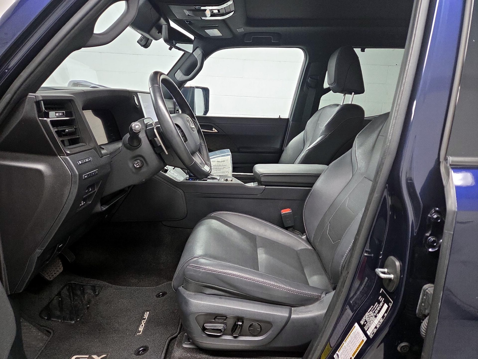 2024 Lexus GX Luxury+ - Photo 12