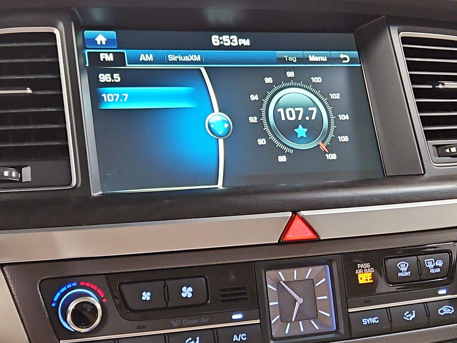 Thumbnail: 2017 Genesis G80 - 16