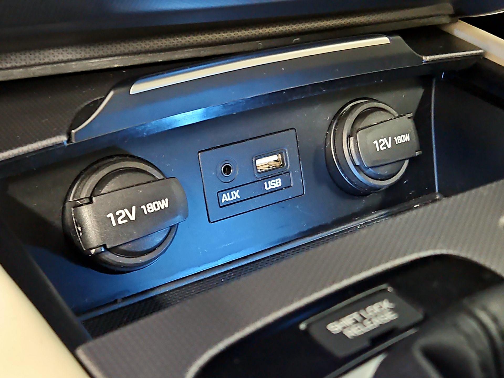 Thumbnail: 2017 Genesis G80 - 19