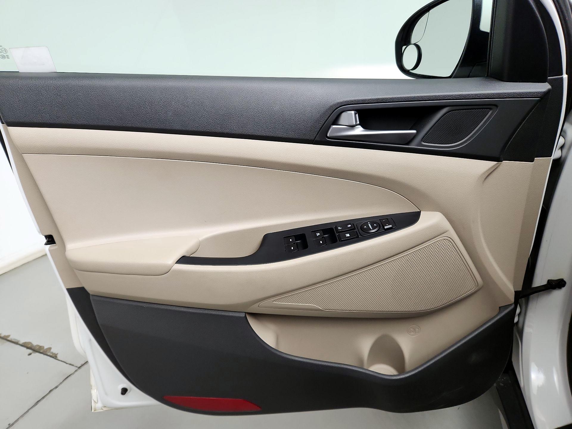 Thumbnail: 2017 Hyundai Tucson - 12