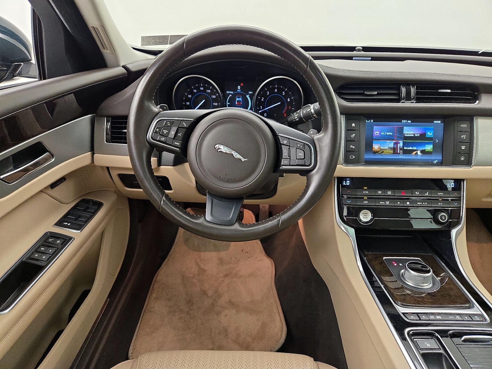 Thumbnail: 2016 Jaguar XF - 10