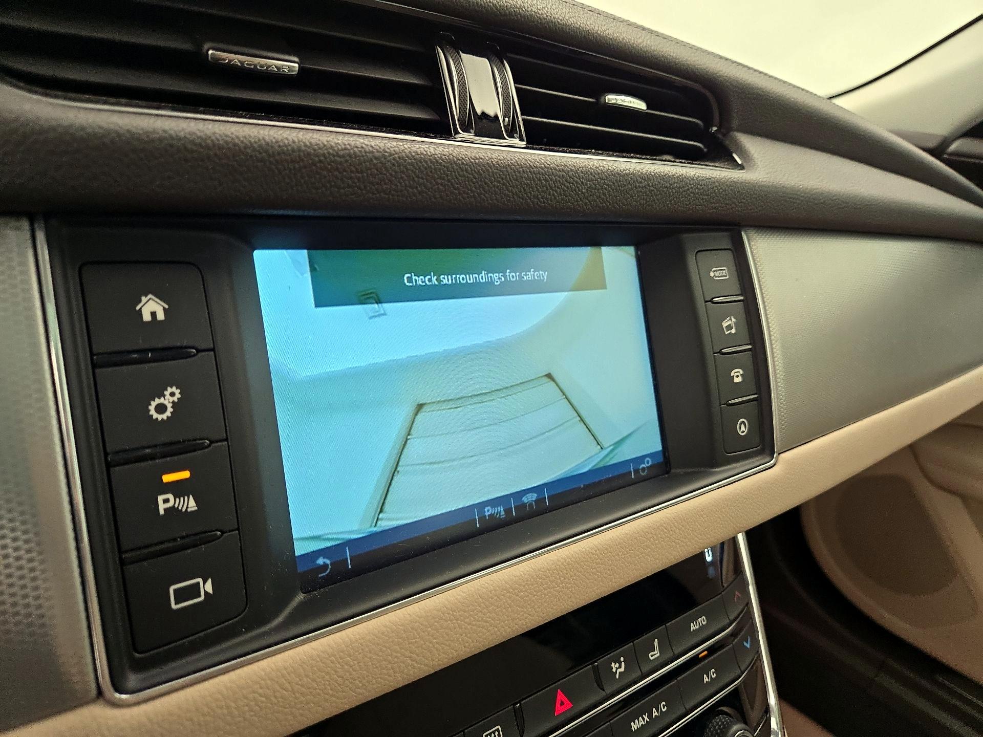 Thumbnail: 2016 Jaguar XF - 14