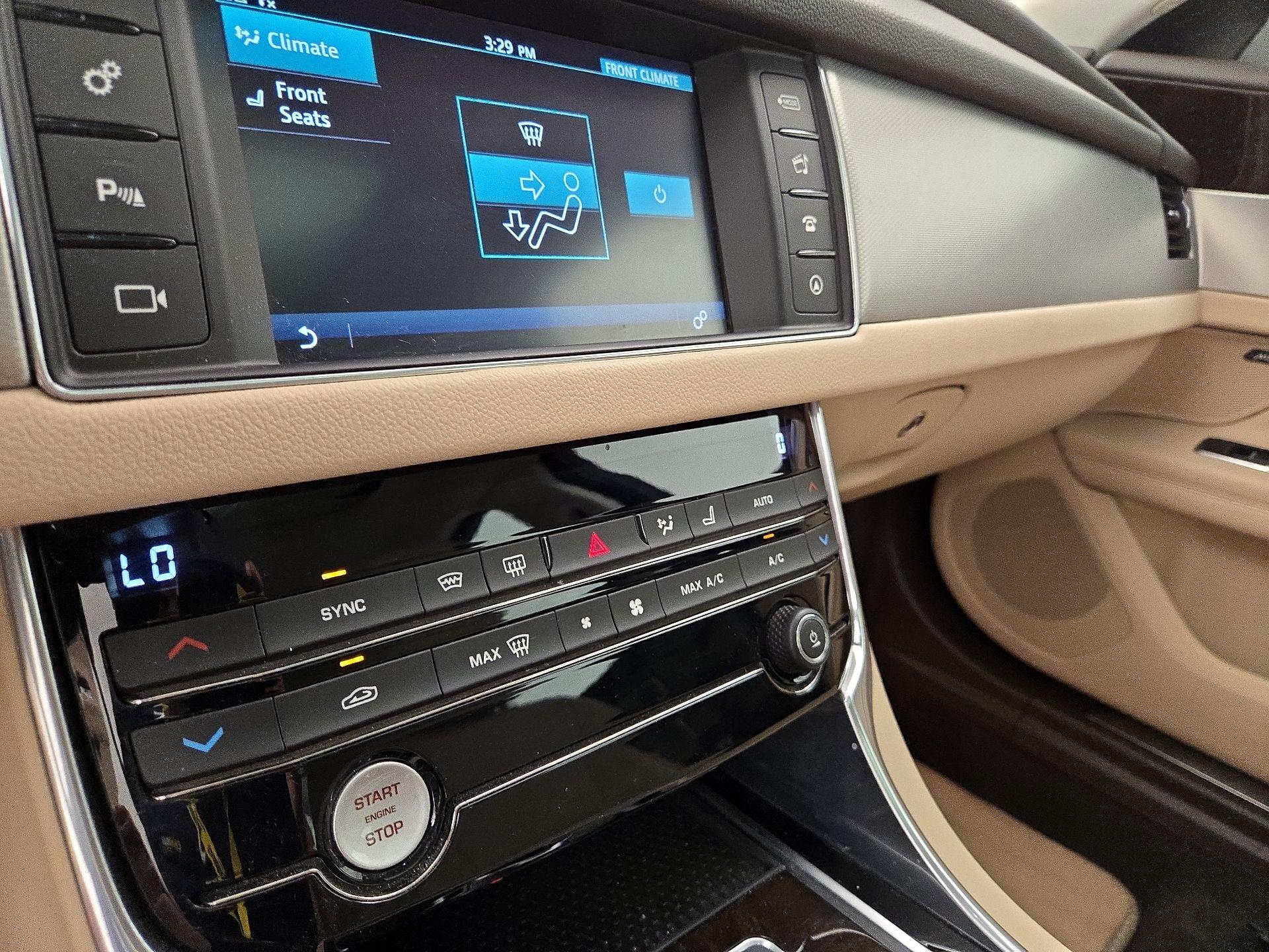 Thumbnail: 2016 Jaguar XF - 16