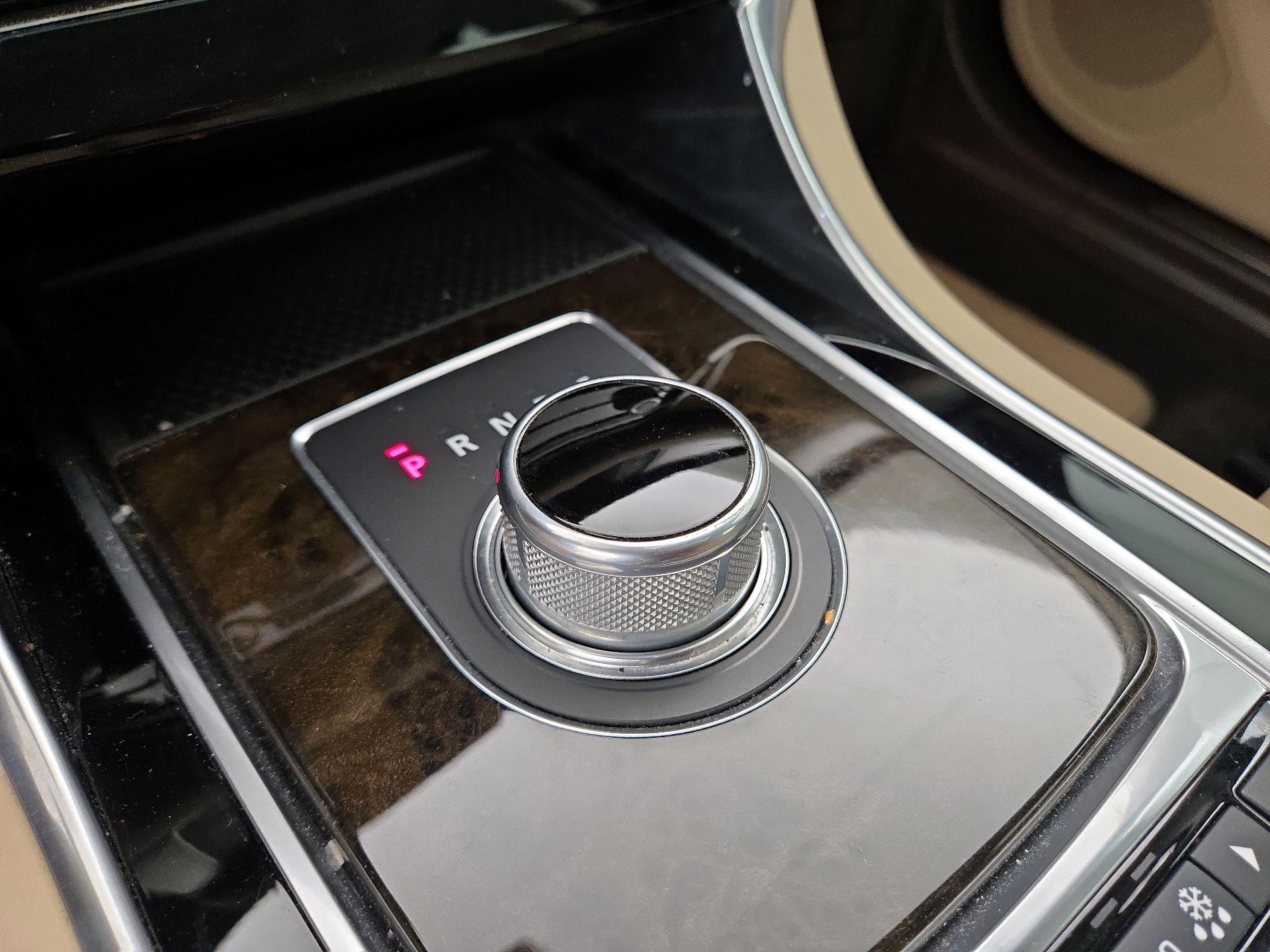Thumbnail: 2016 Jaguar XF - 17
