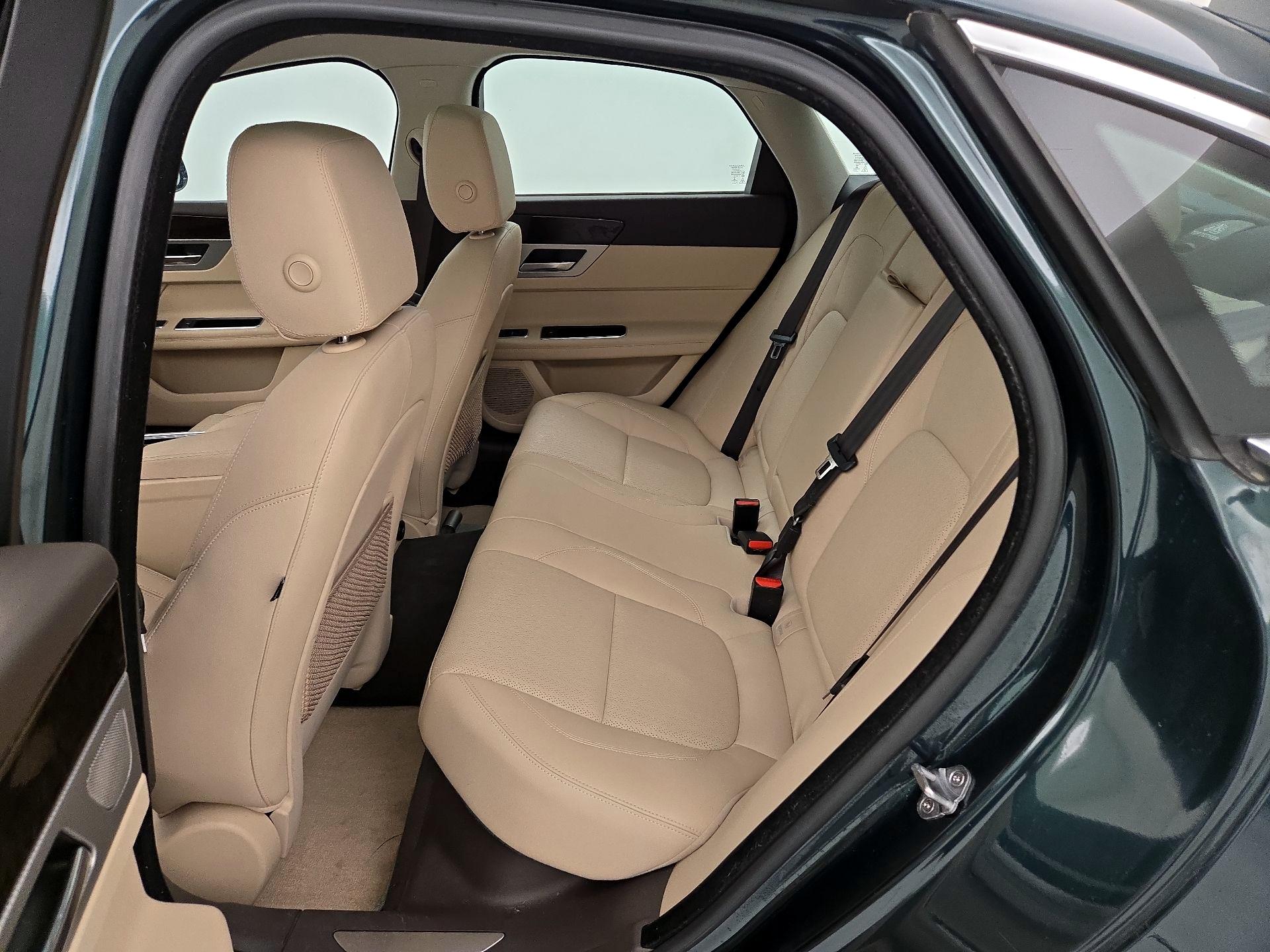 Thumbnail: 2016 Jaguar XF - 19