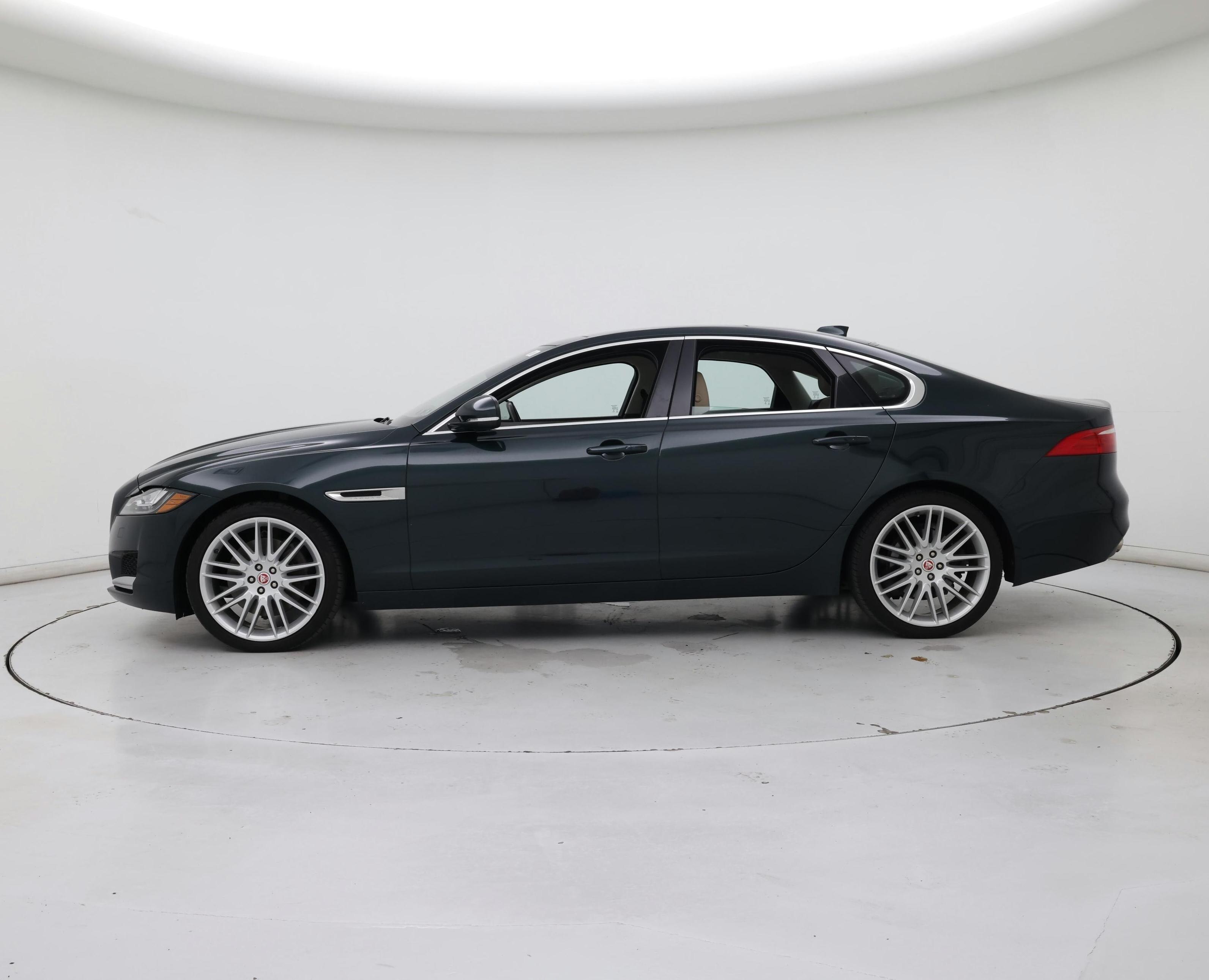 Thumbnail: 2016 Jaguar XF - 3