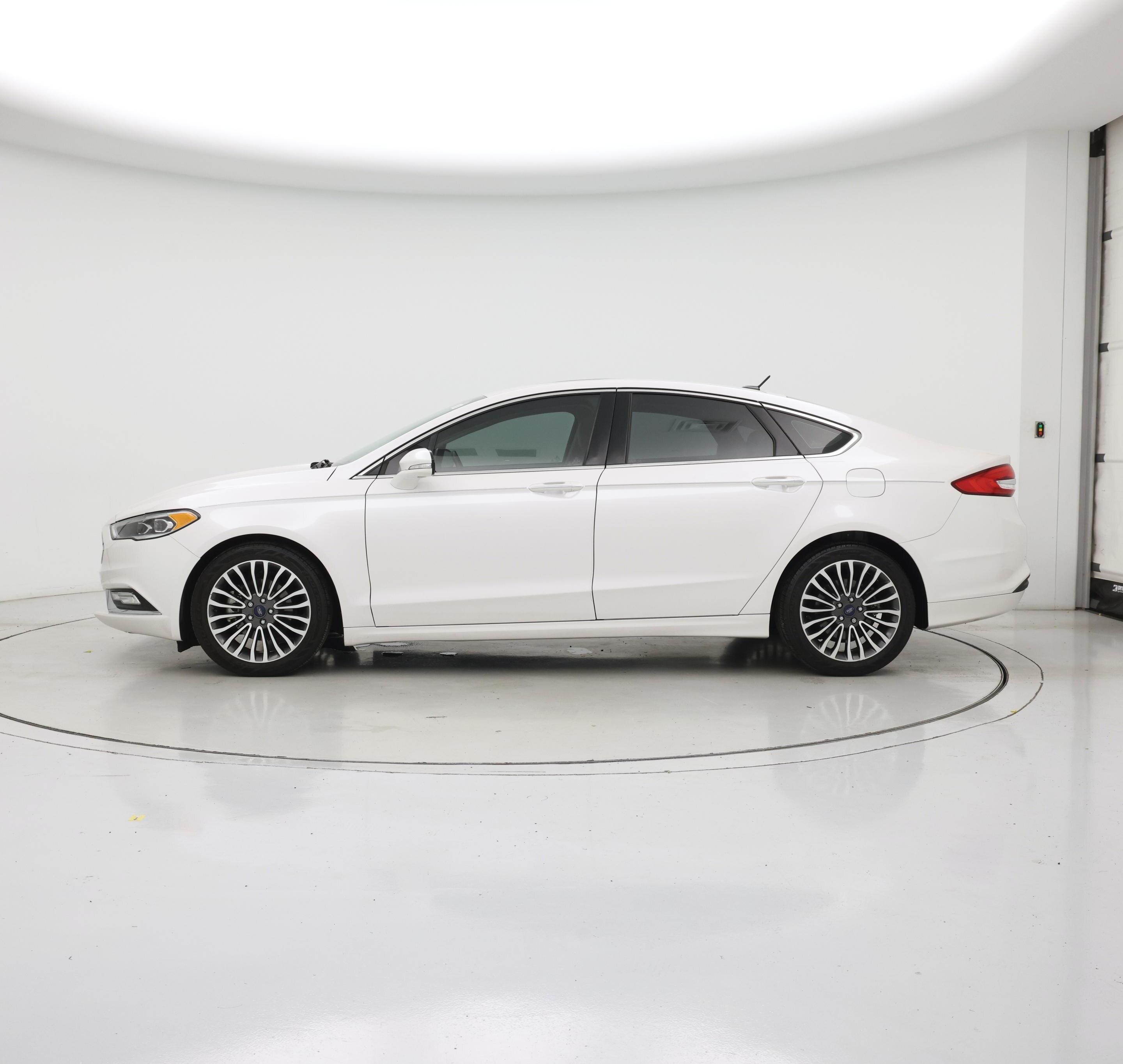 Thumbnail: 2017 Ford Fusion - 3