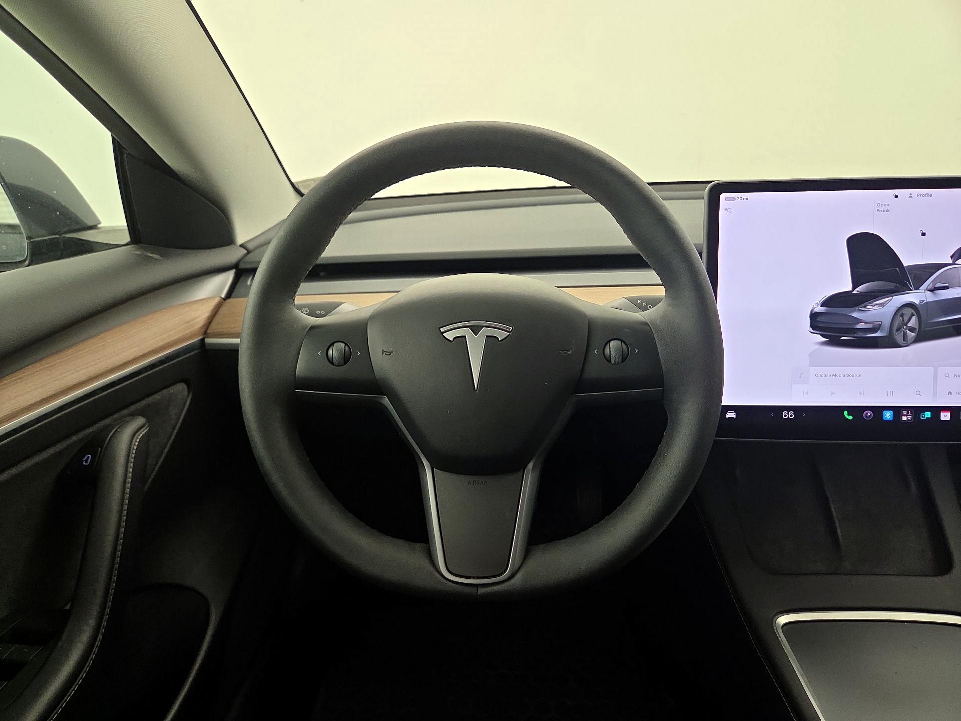 Thumbnail: 2023 Tesla Model 3 - 10
