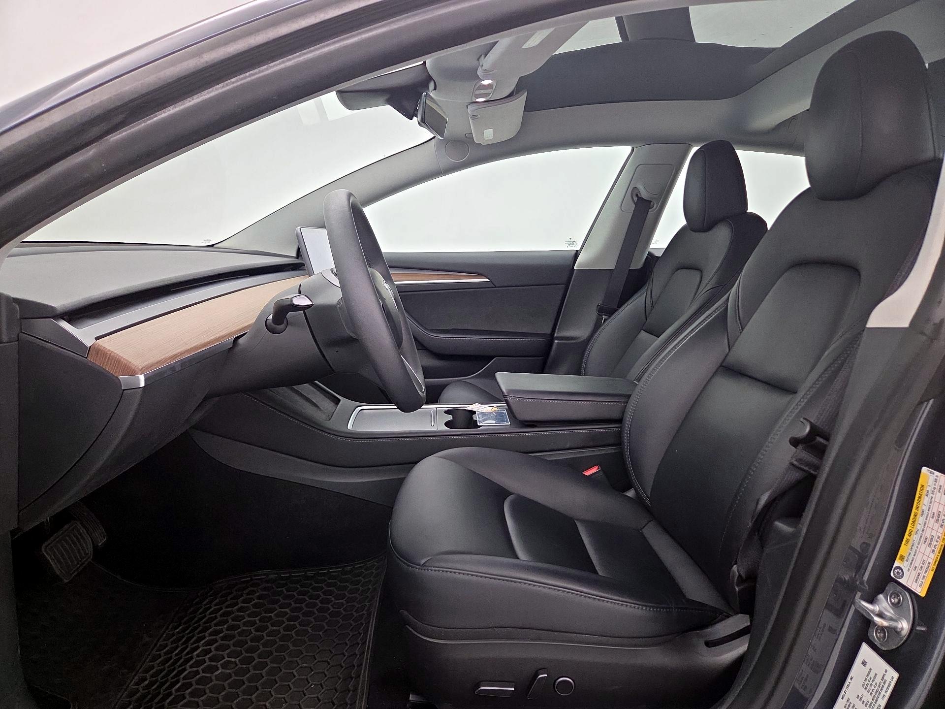 Thumbnail: 2023 Tesla Model 3 - 11