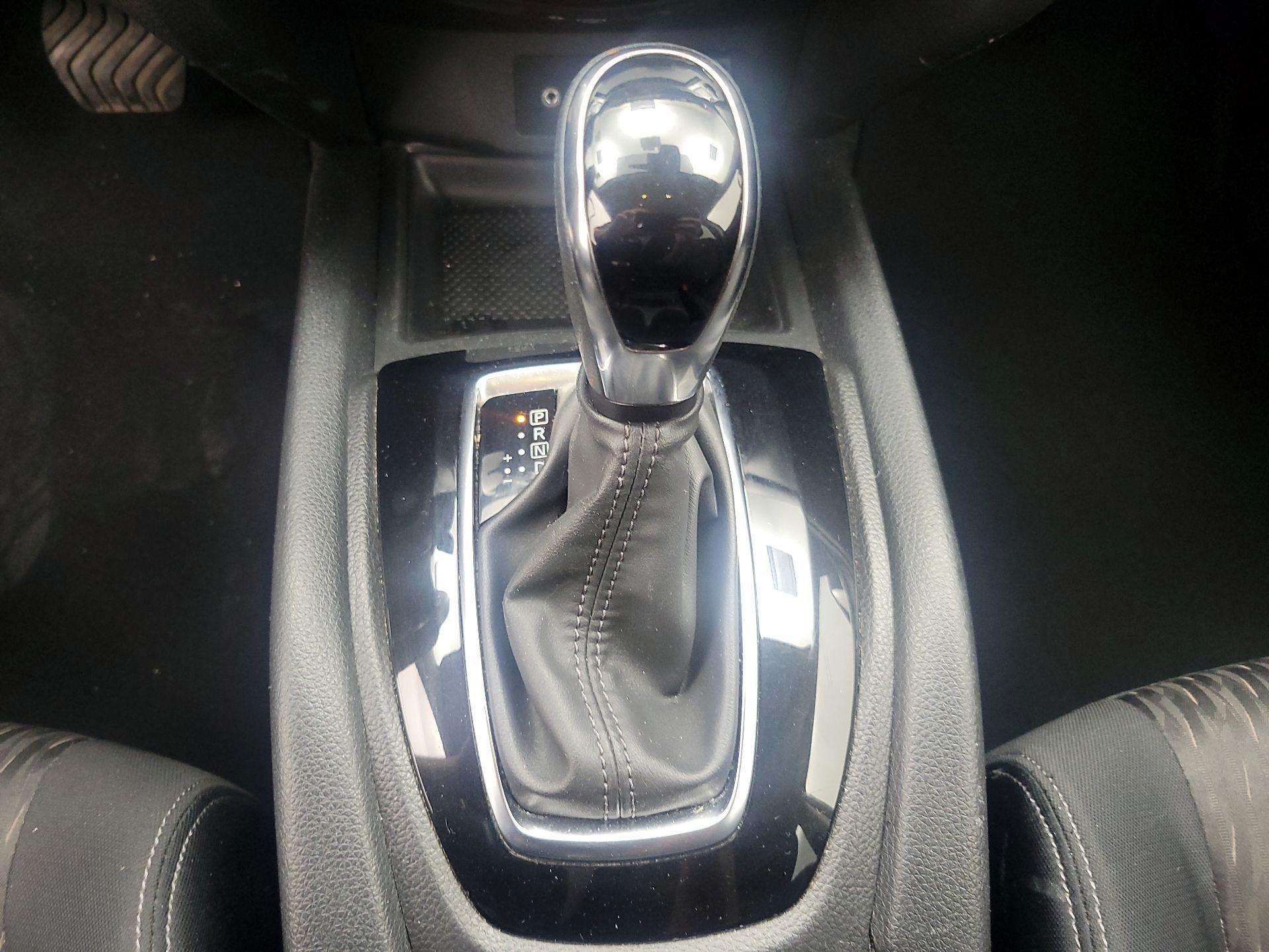 Thumbnail: 2019 Nissan Rogue - 17