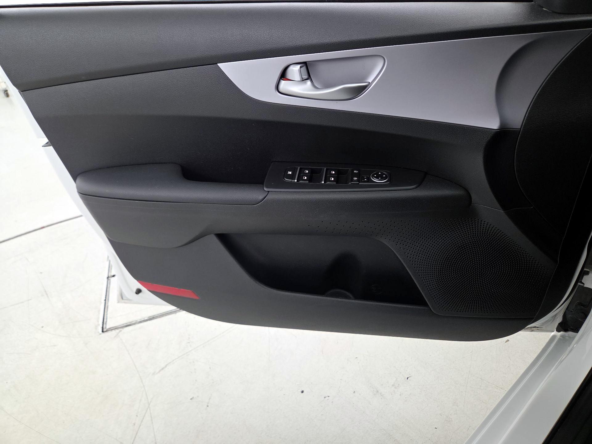 Thumbnail: 2024 Kia Forte - 12