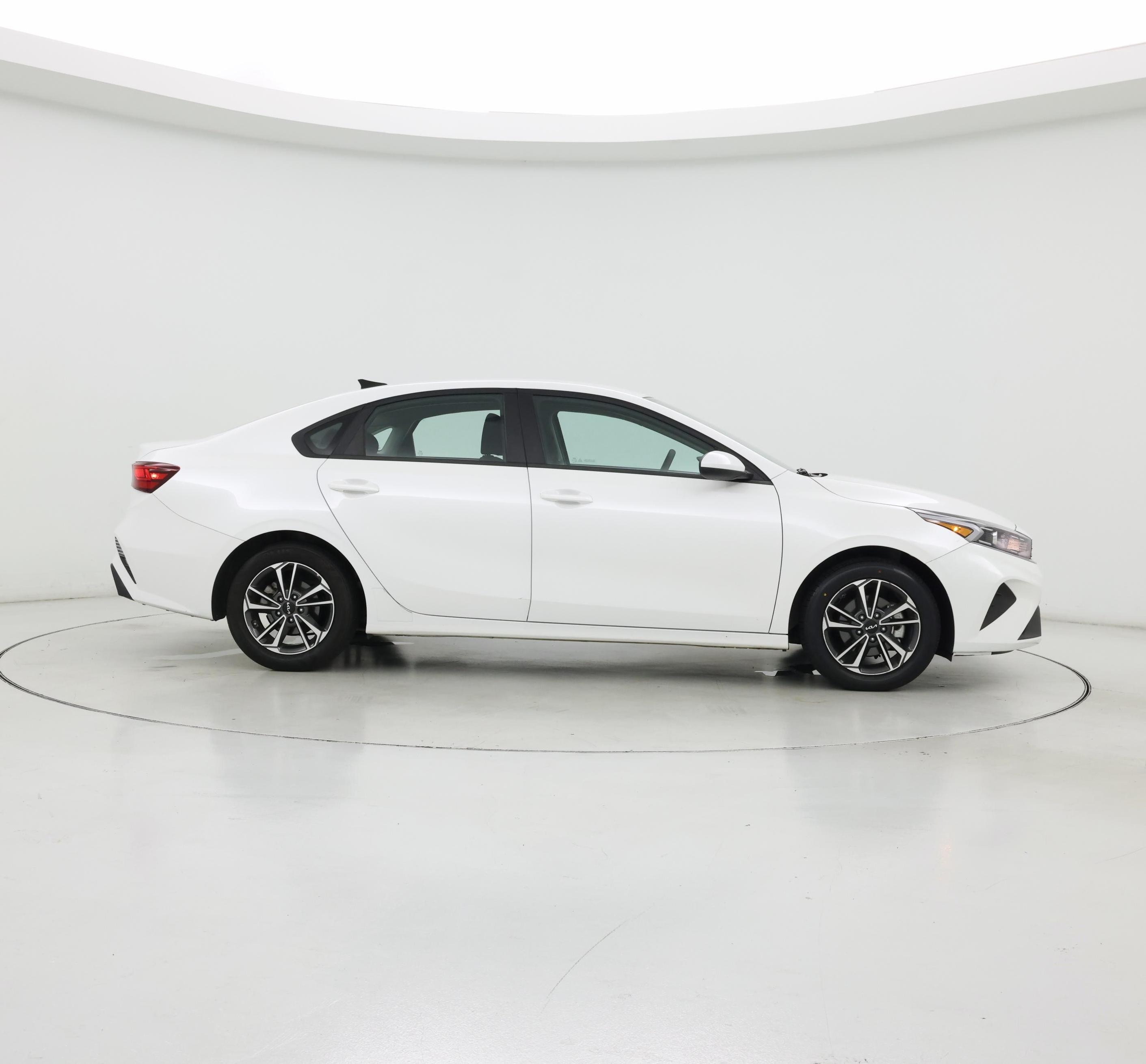 Thumbnail: 2024 Kia Forte - 7