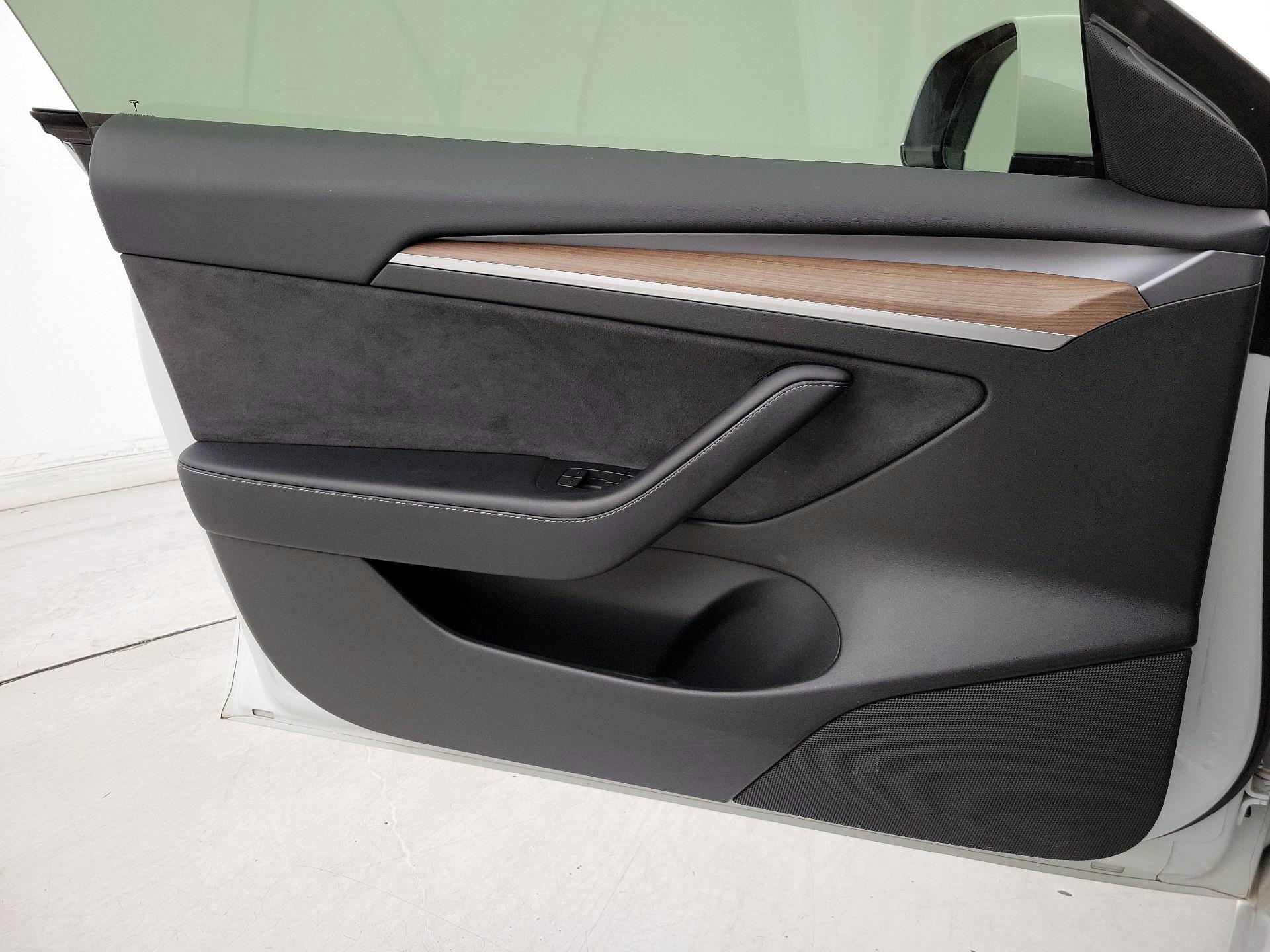 Thumbnail: 2022 Tesla Model 3 - 12