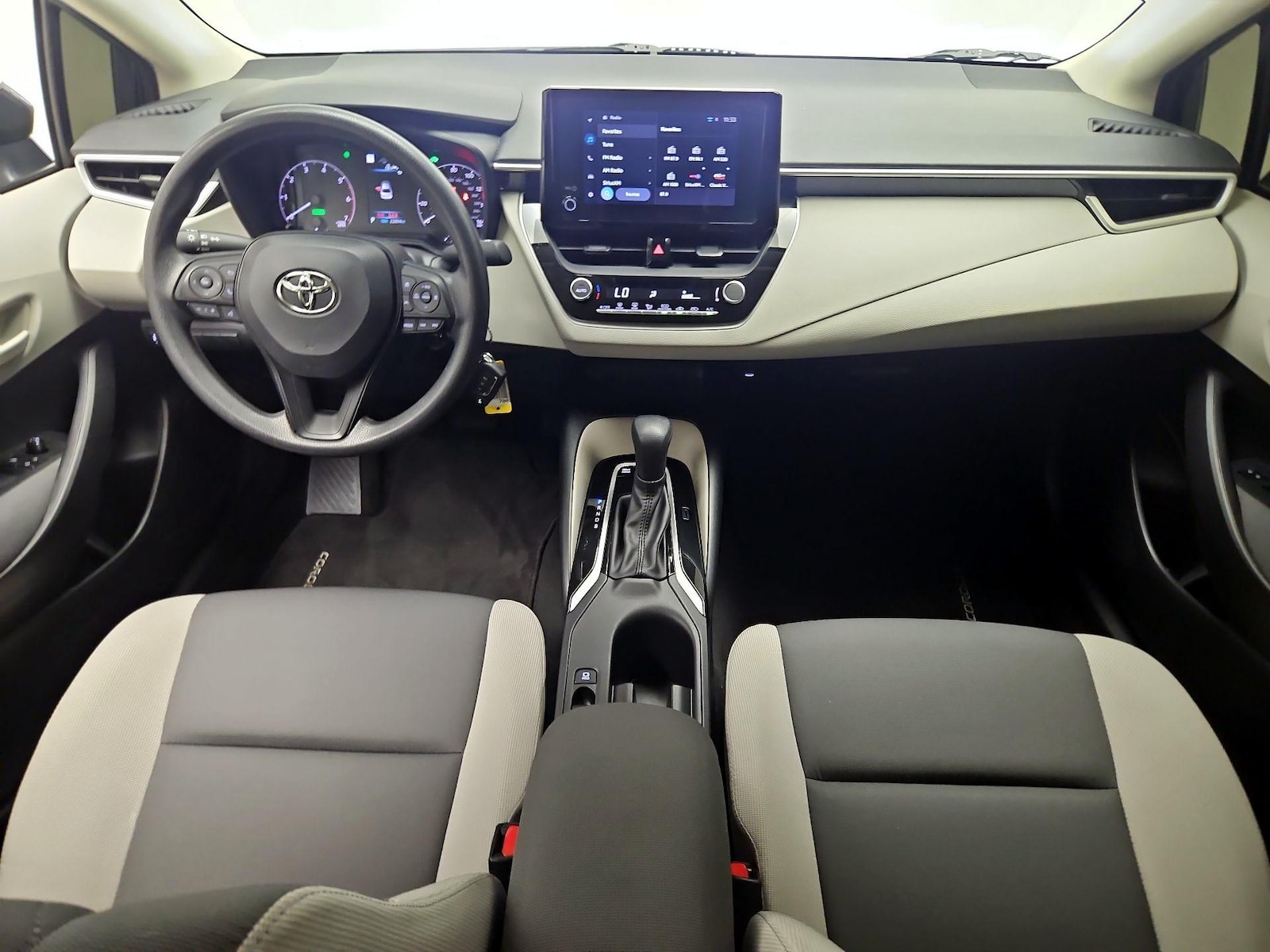 2025 Toyota Corolla LE - Photo 10