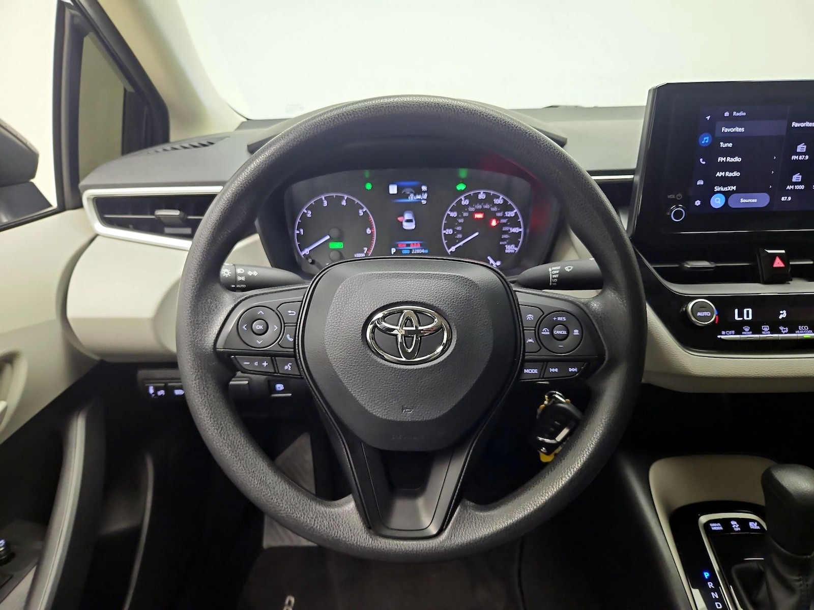 2025 Toyota Corolla LE - Photo 11