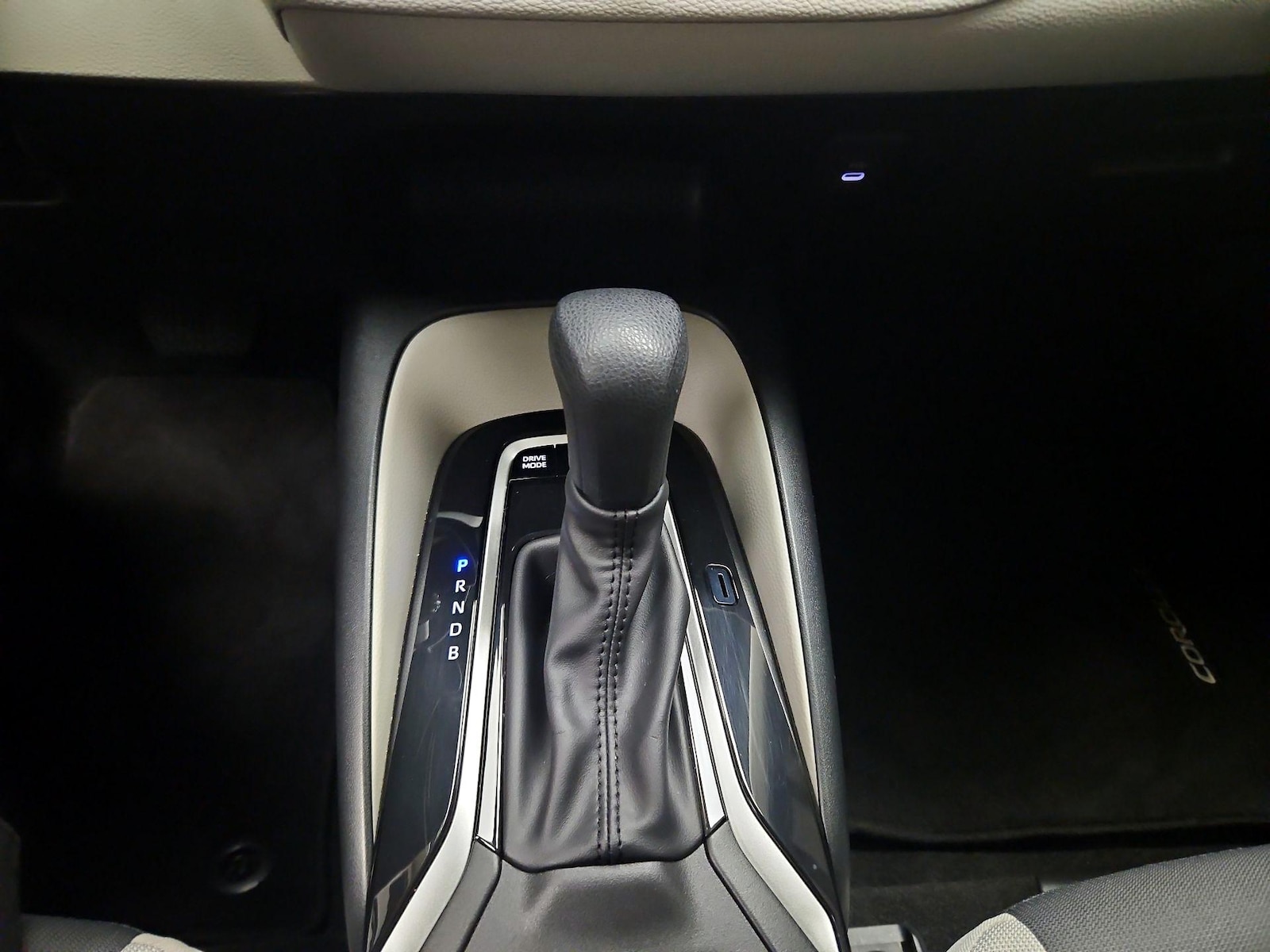 2025 Toyota Corolla LE - Photo 17