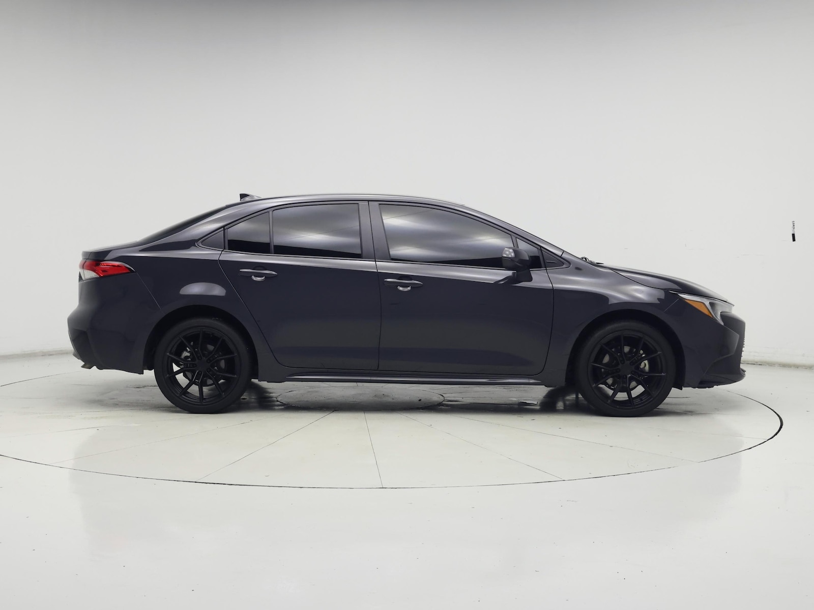 2025 Toyota Corolla LE - Photo 8