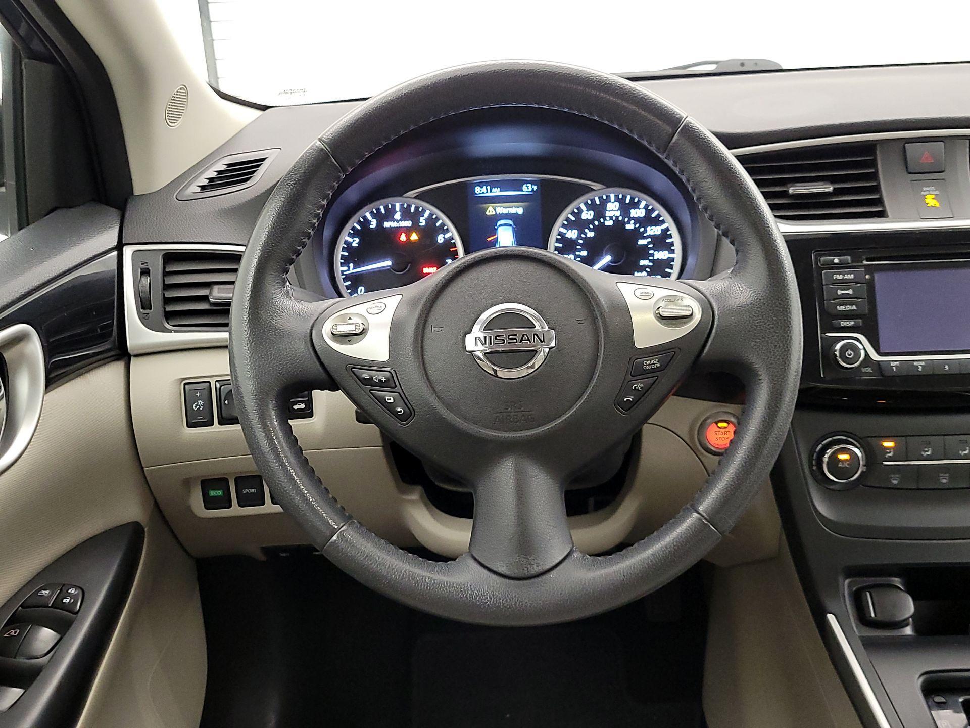 Thumbnail: 2017 Nissan Sentra - 10