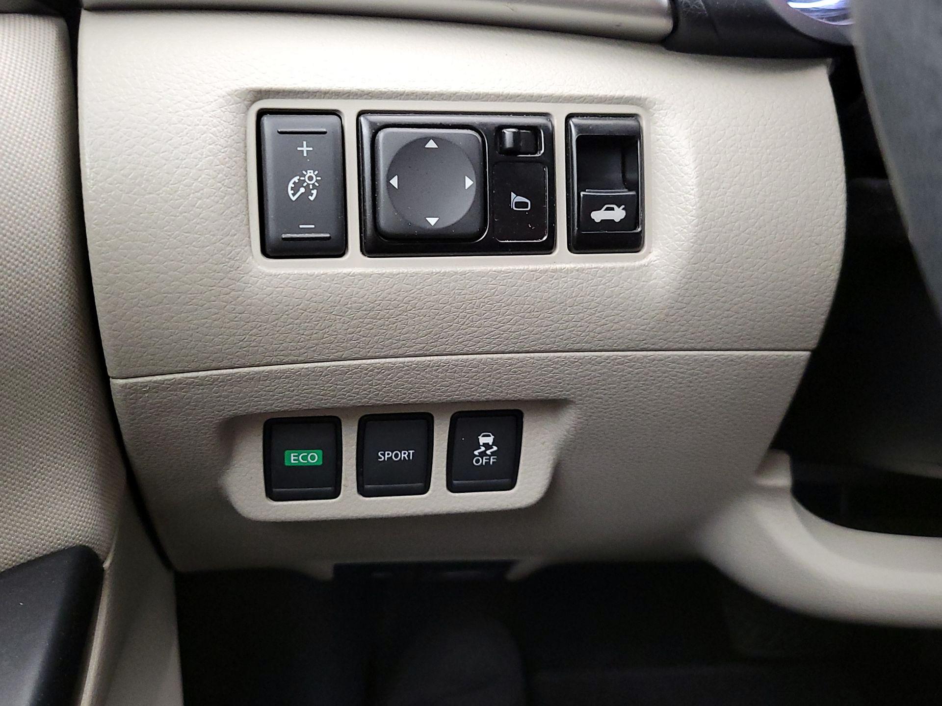 Thumbnail: 2017 Nissan Sentra - 13
