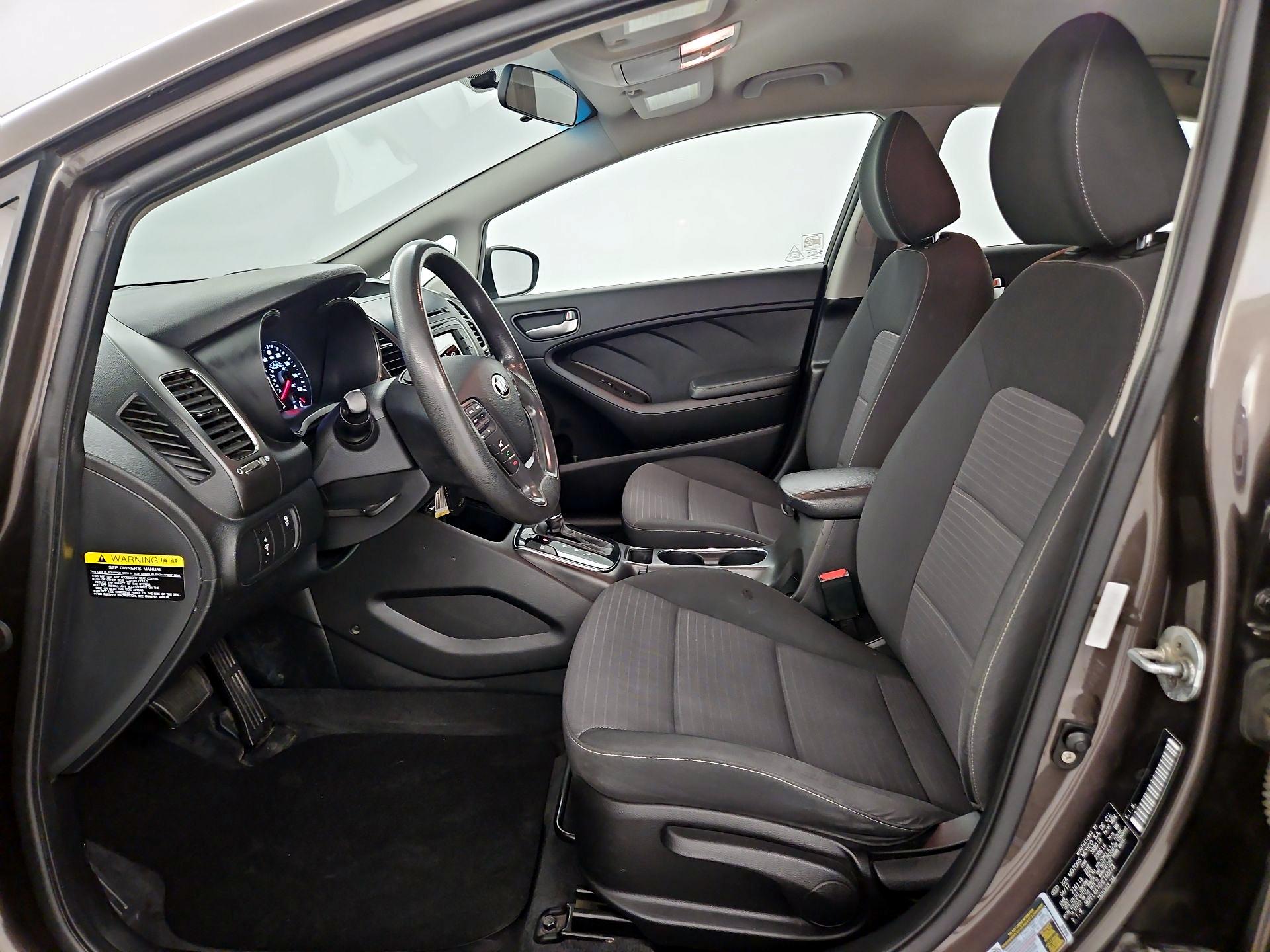 Thumbnail: 2017 Kia Forte - 9