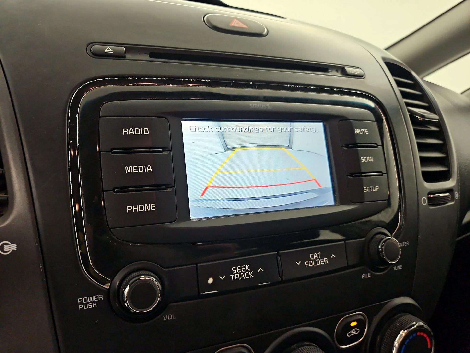 Thumbnail: 2017 Kia Forte - 12