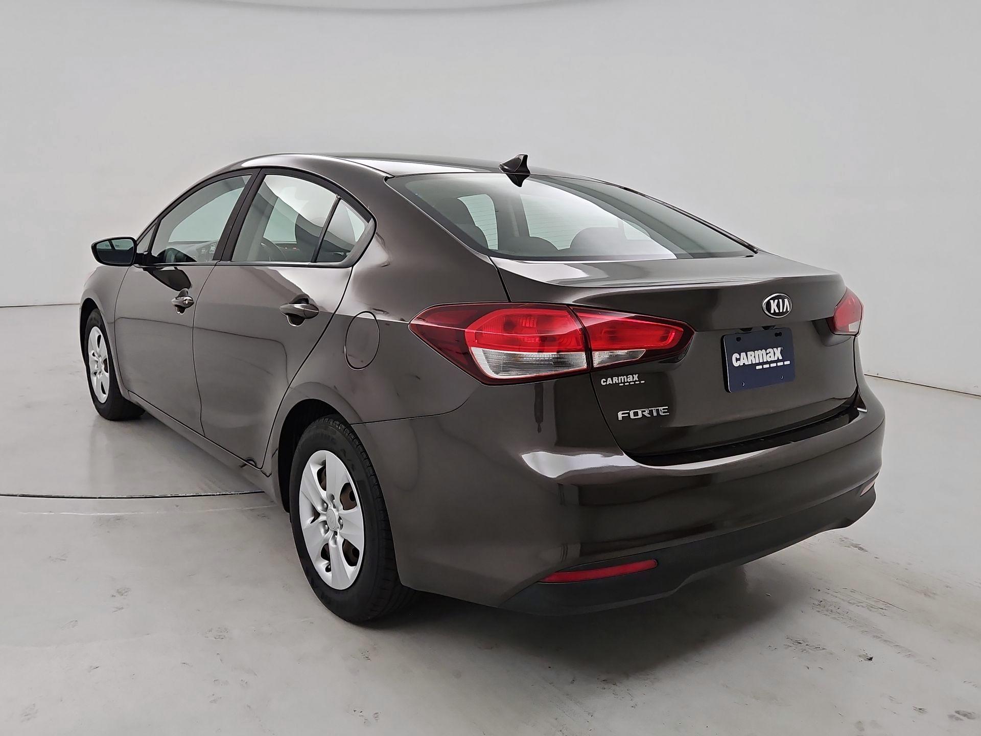Thumbnail: 2017 Kia Forte - 7
