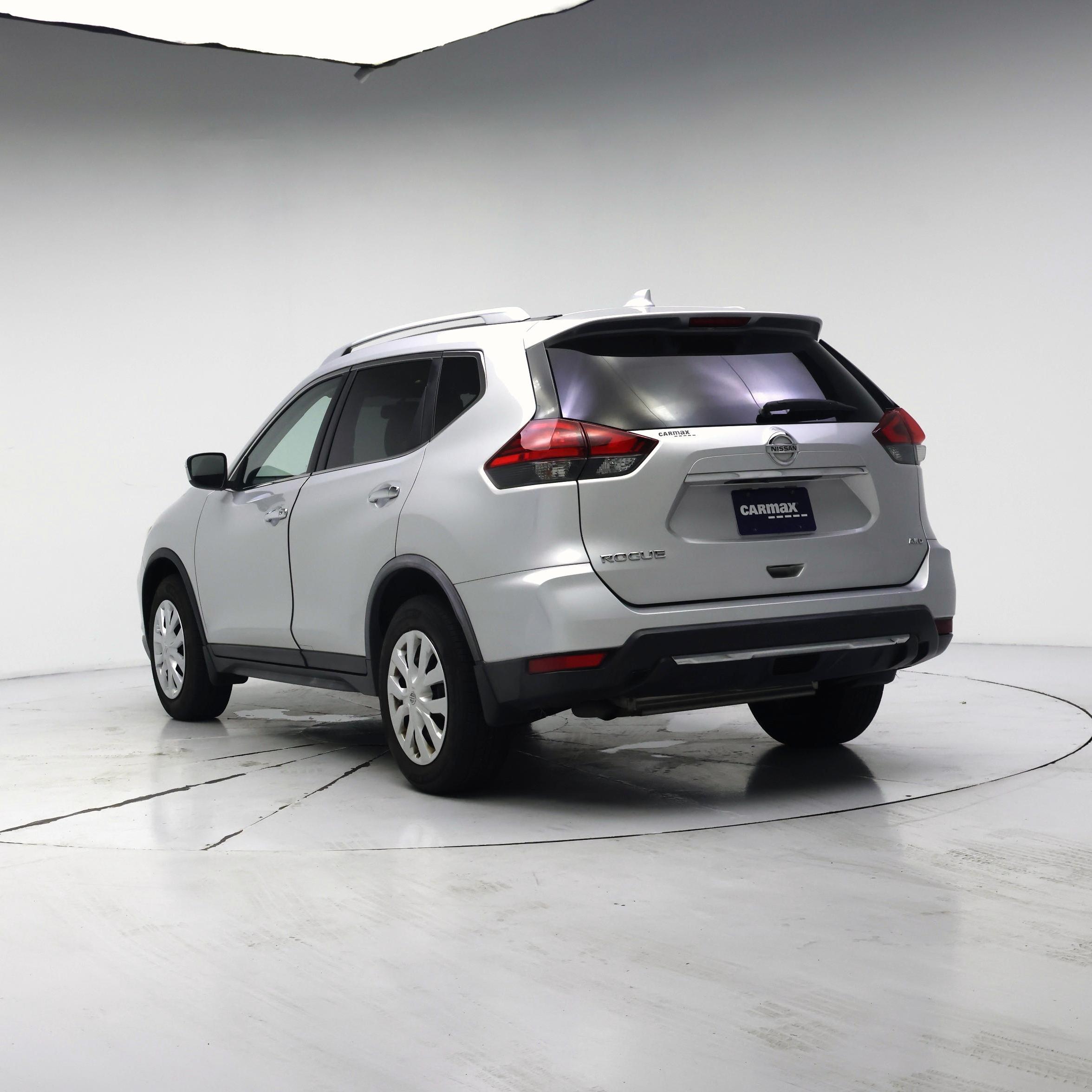 Thumbnail: 2017 Nissan Rogue - 2