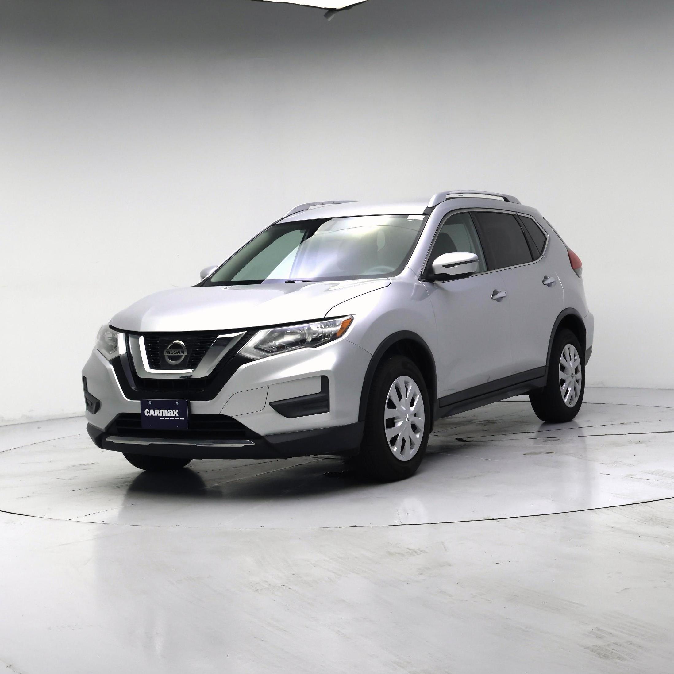 Thumbnail: 2017 Nissan Rogue - 4