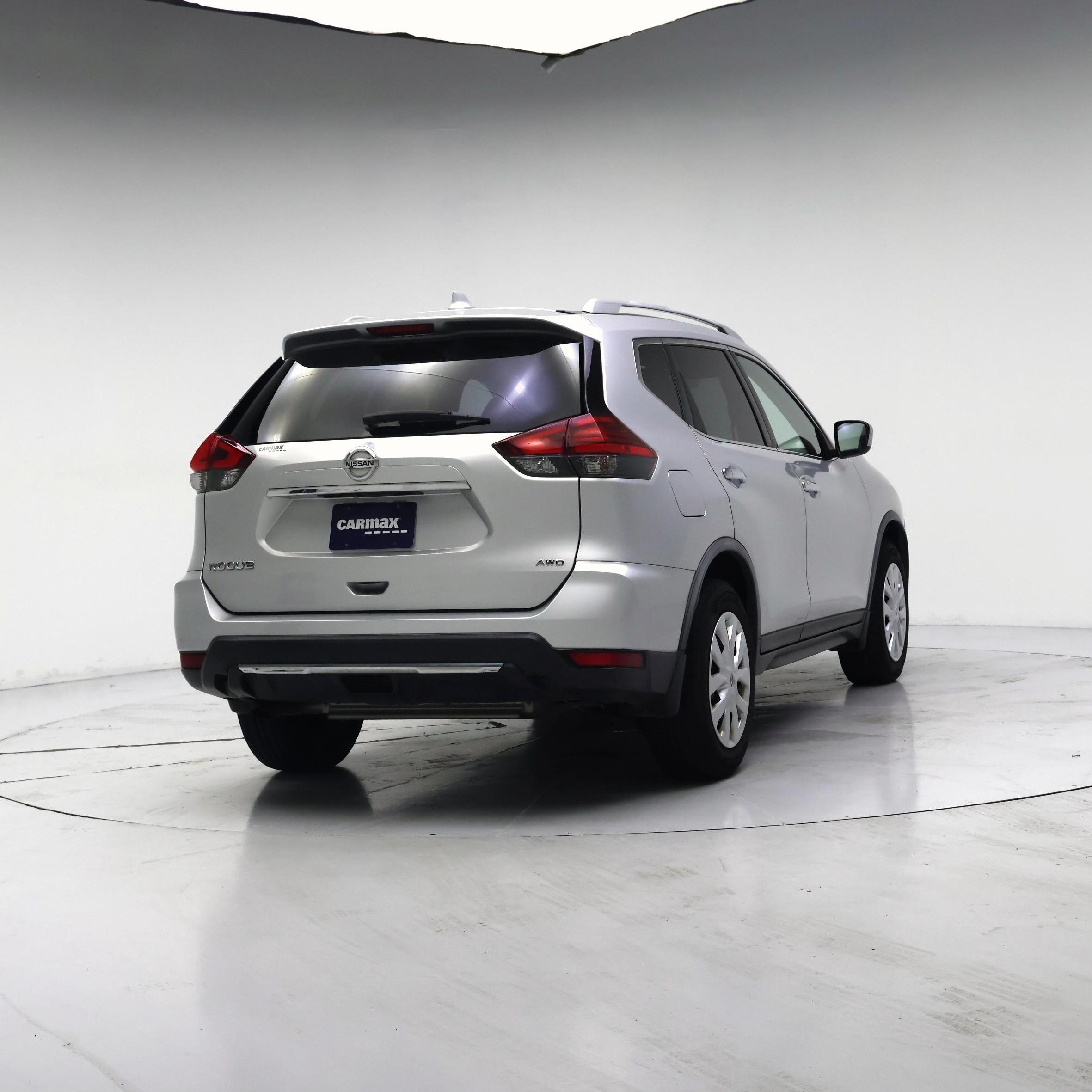 Thumbnail: 2017 Nissan Rogue - 8