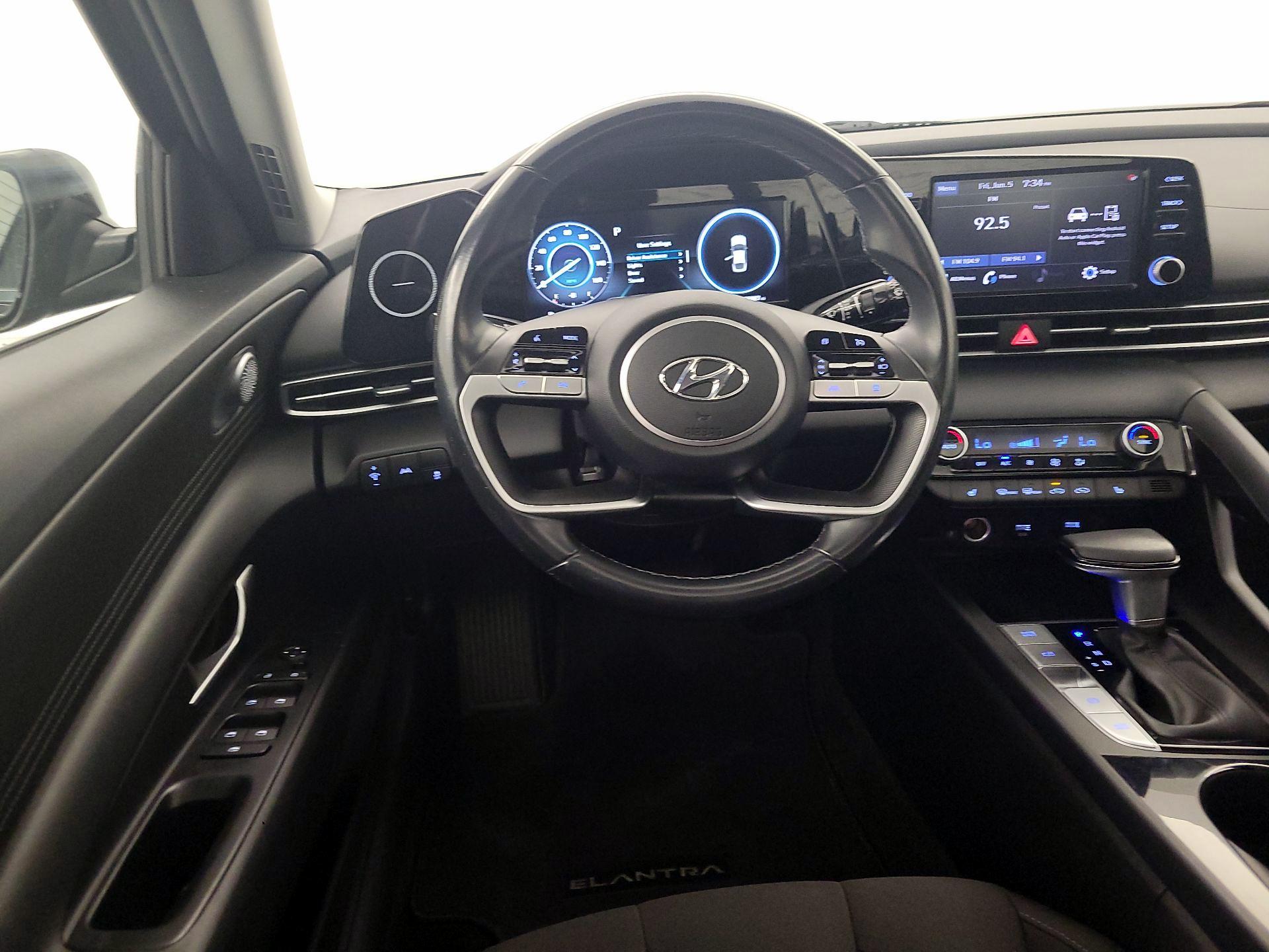 Thumbnail: 2021 Hyundai Elantra - 10