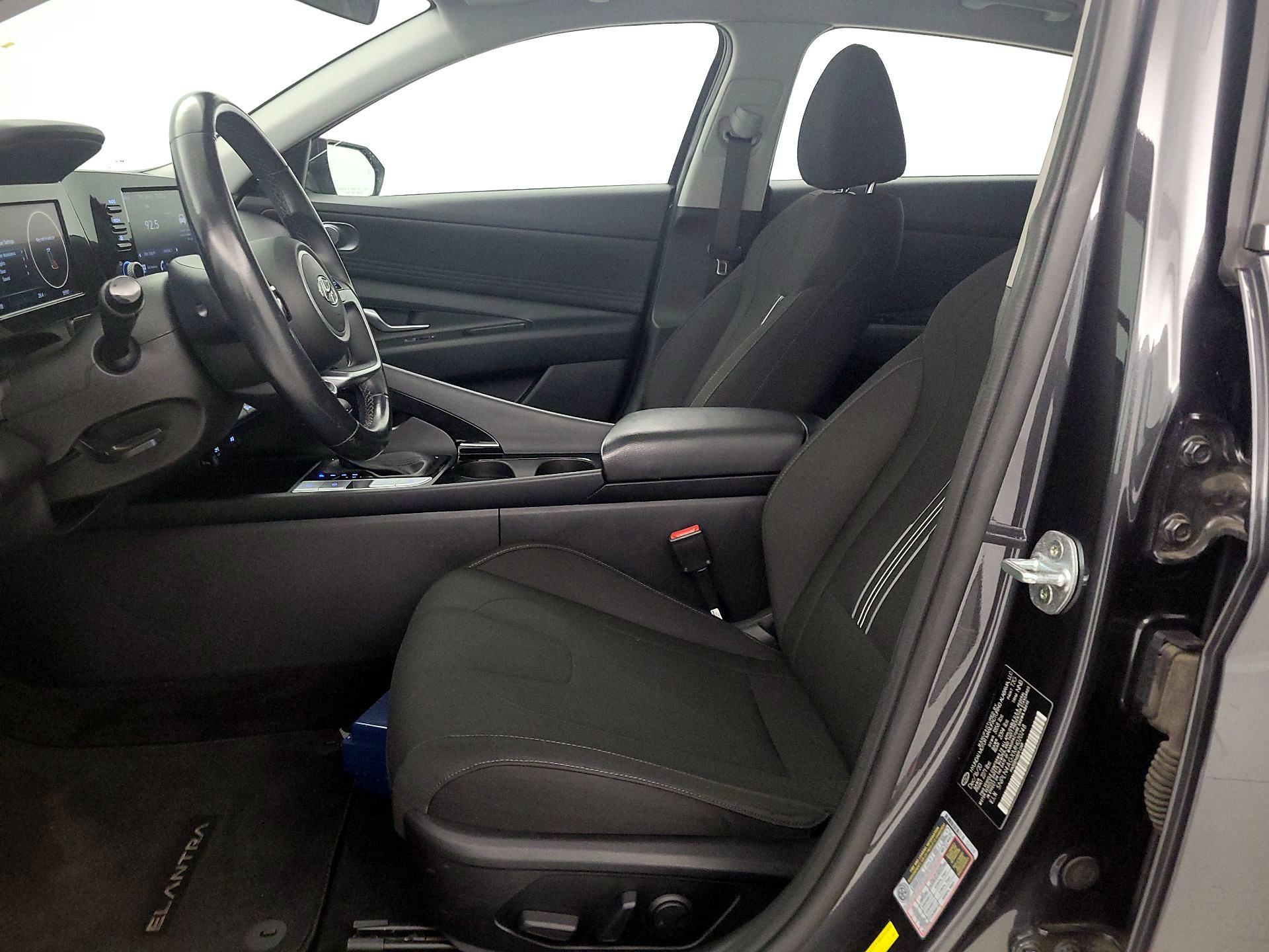 Thumbnail: 2021 Hyundai Elantra - 11