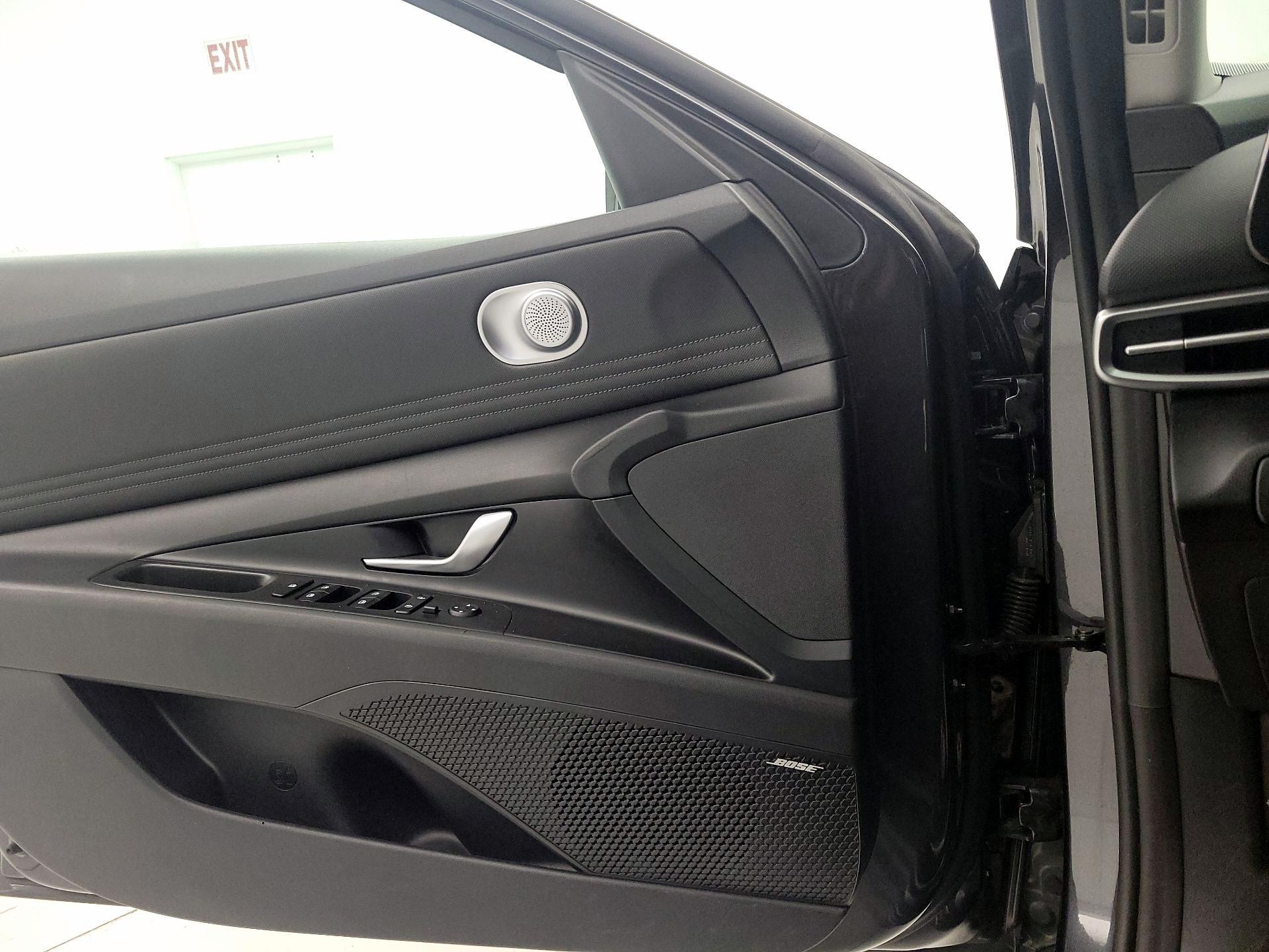Thumbnail: 2021 Hyundai Elantra - 12
