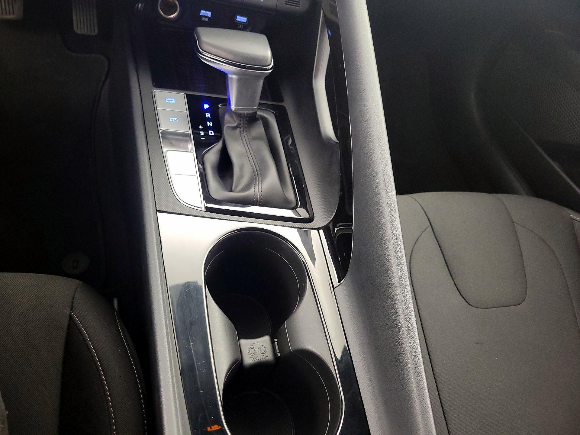 Thumbnail: 2021 Hyundai Elantra - 17