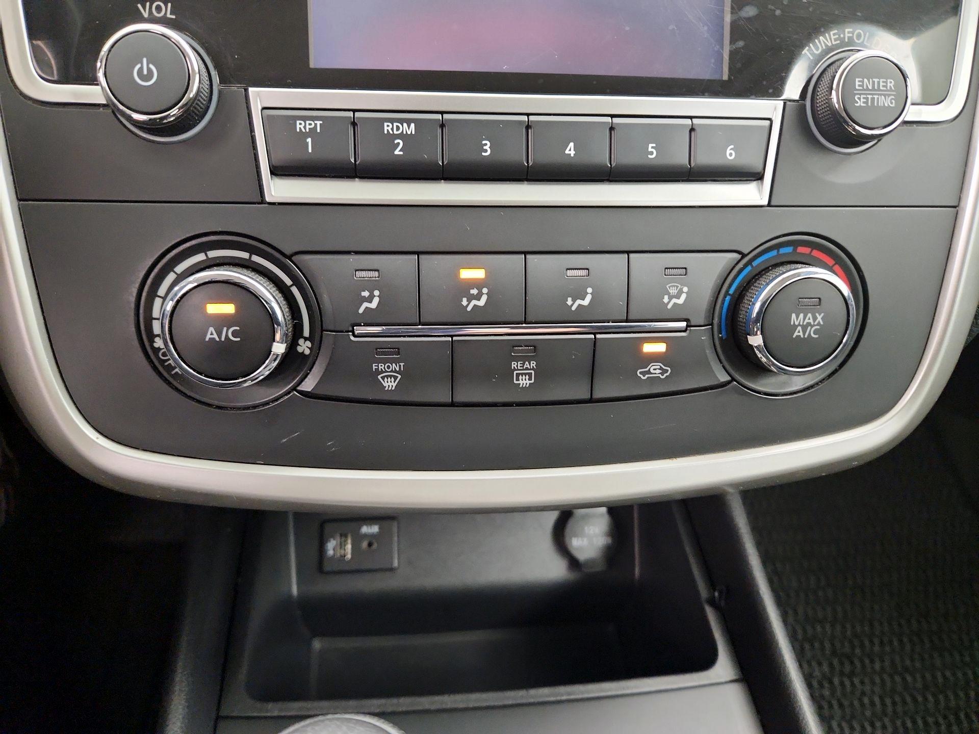 Thumbnail: 2017 Nissan Altima - 16