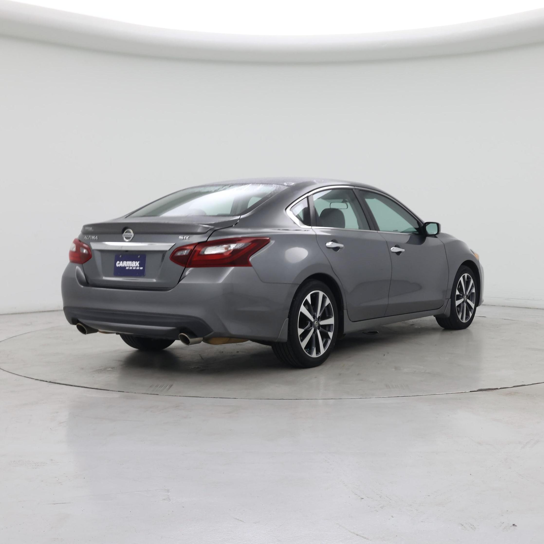 Thumbnail: 2017 Nissan Altima - 8