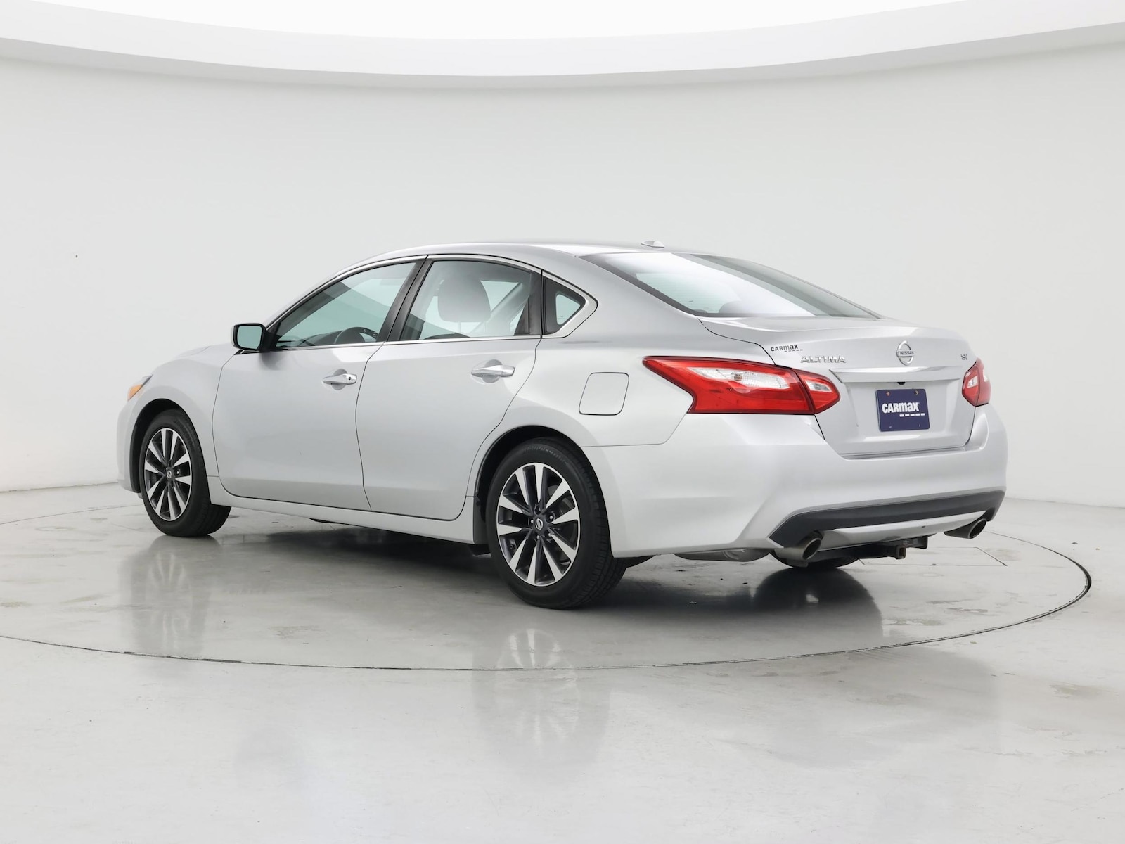 2017 Nissan Altima SV - Photo 3
